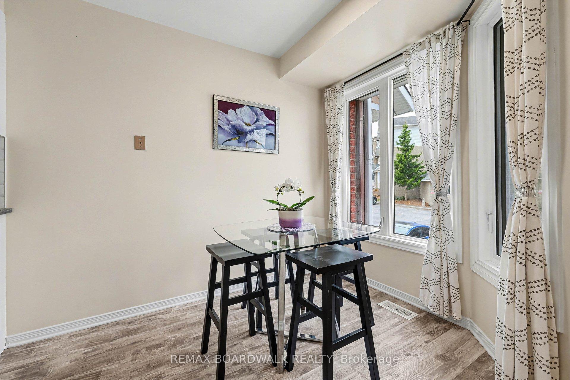1607 Locksley Lane, Beacon Hill North - South and Area — photo 4 of 5