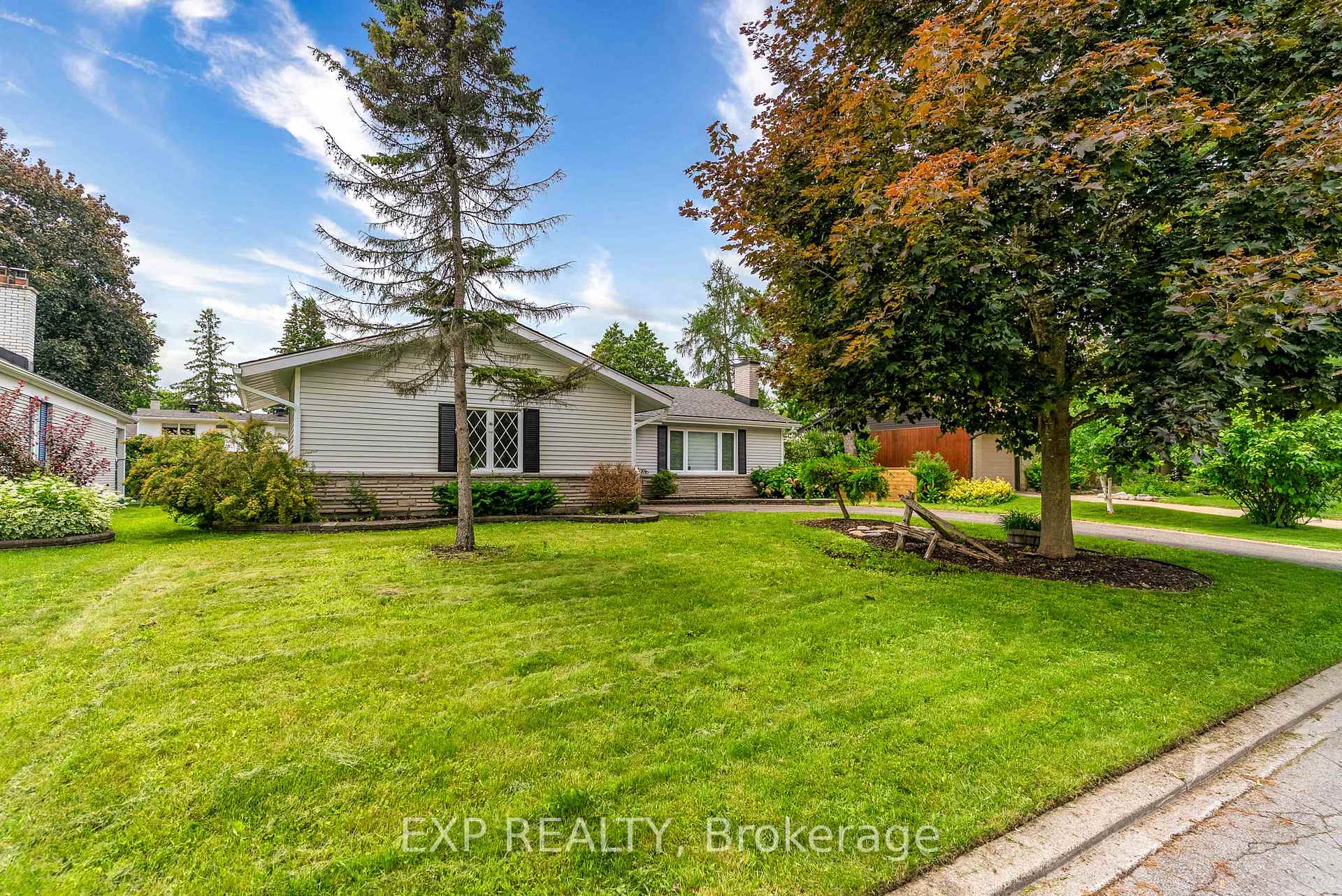 2136 Fillmore Crescent, Beacon Hill North - South and Area, ON K1J 6A4 — Beacon Hill North - South and Area, Ontario