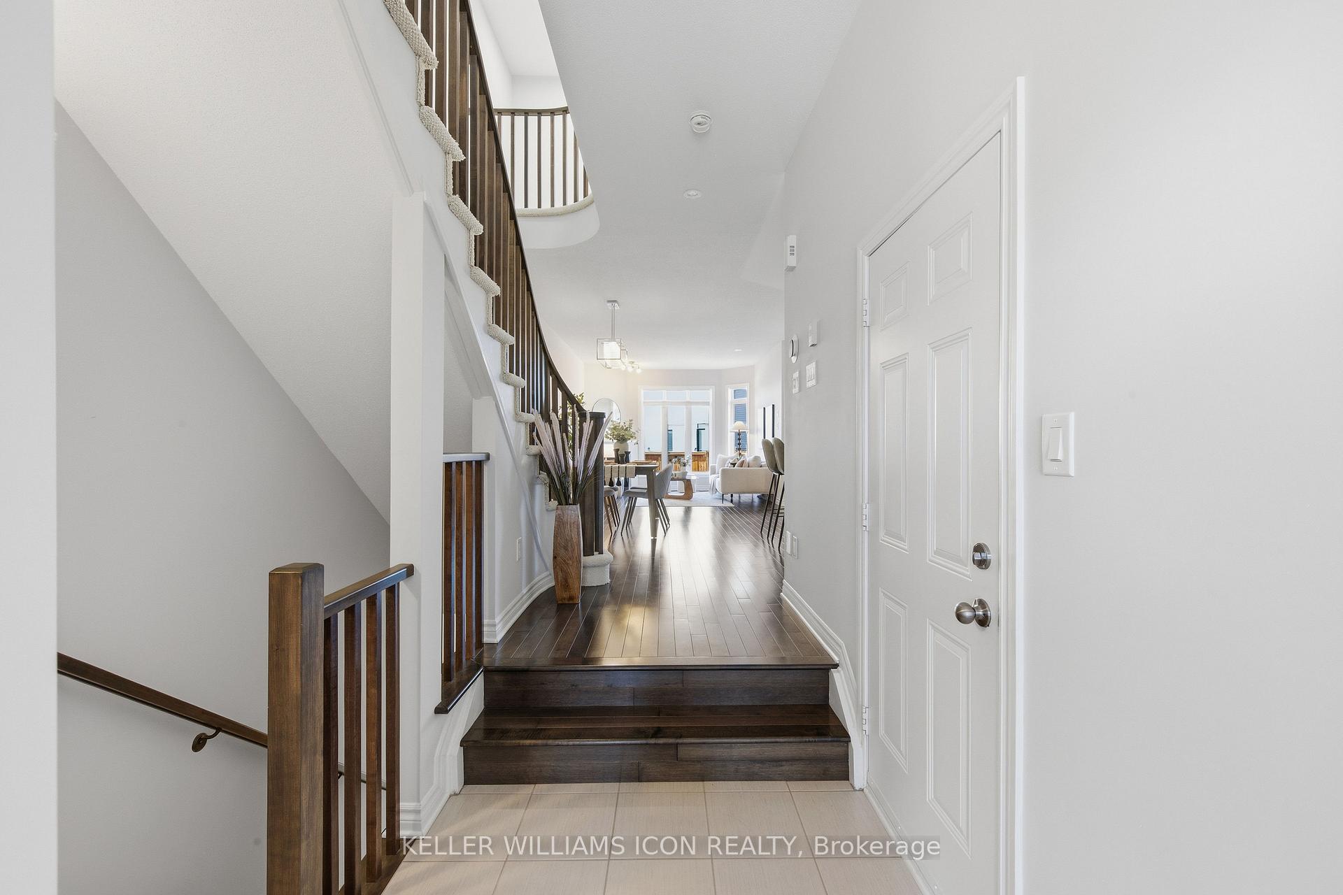 636 Tennant Way, Blossom Park - Airport and Area — photo 2 of 5
