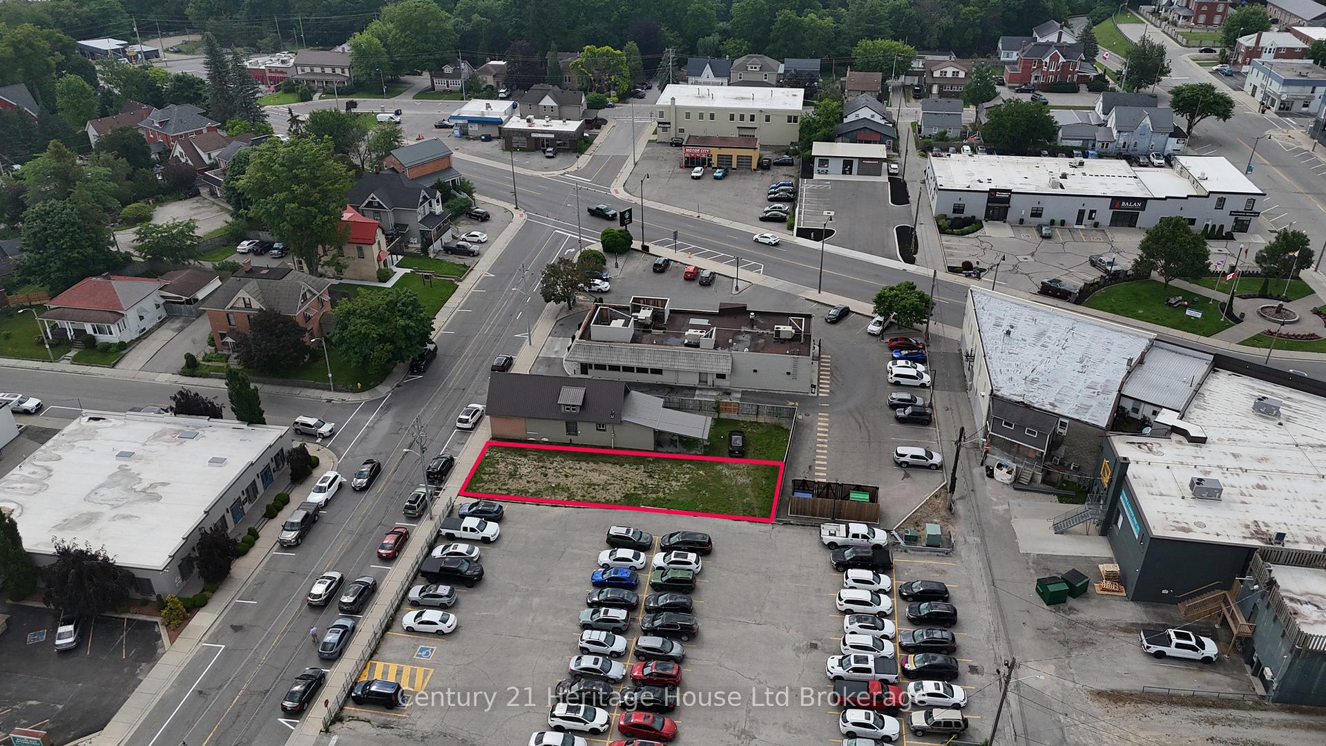 27 Harvey Street, Tillsonburg — photo 3 of 5