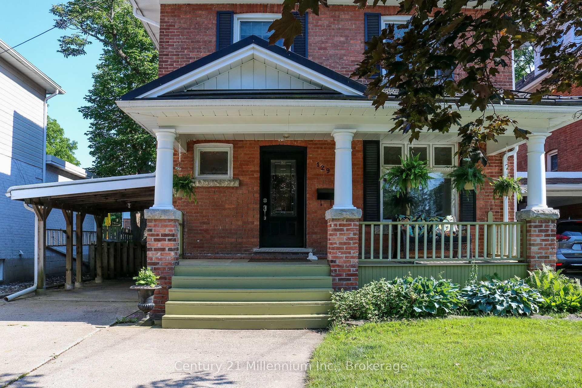 129 4th Street W, Owen Sound — photo 2 of 5