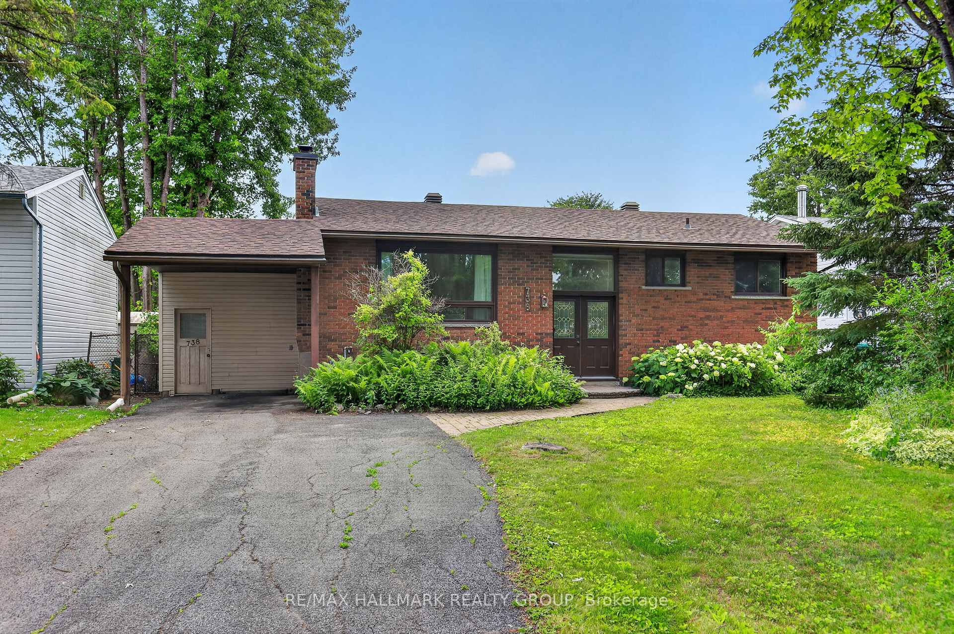 738 Stiles Crescent, Beacon Hill North - South and Area, ON K1J 6Z1 — Beacon Hill North - South and Area, Ontario