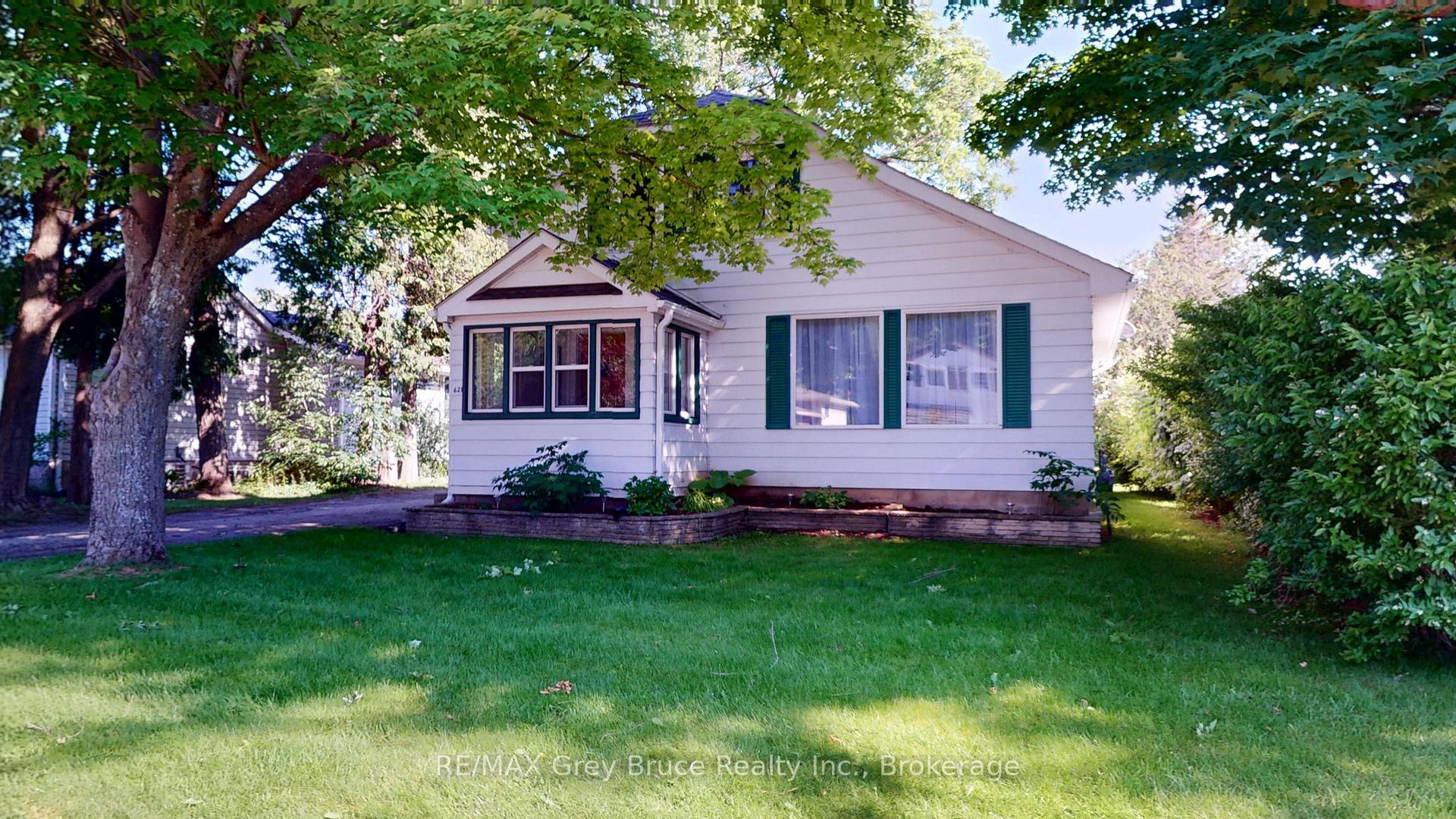 621 11th Street W, Owen Sound — photo 2 of 5