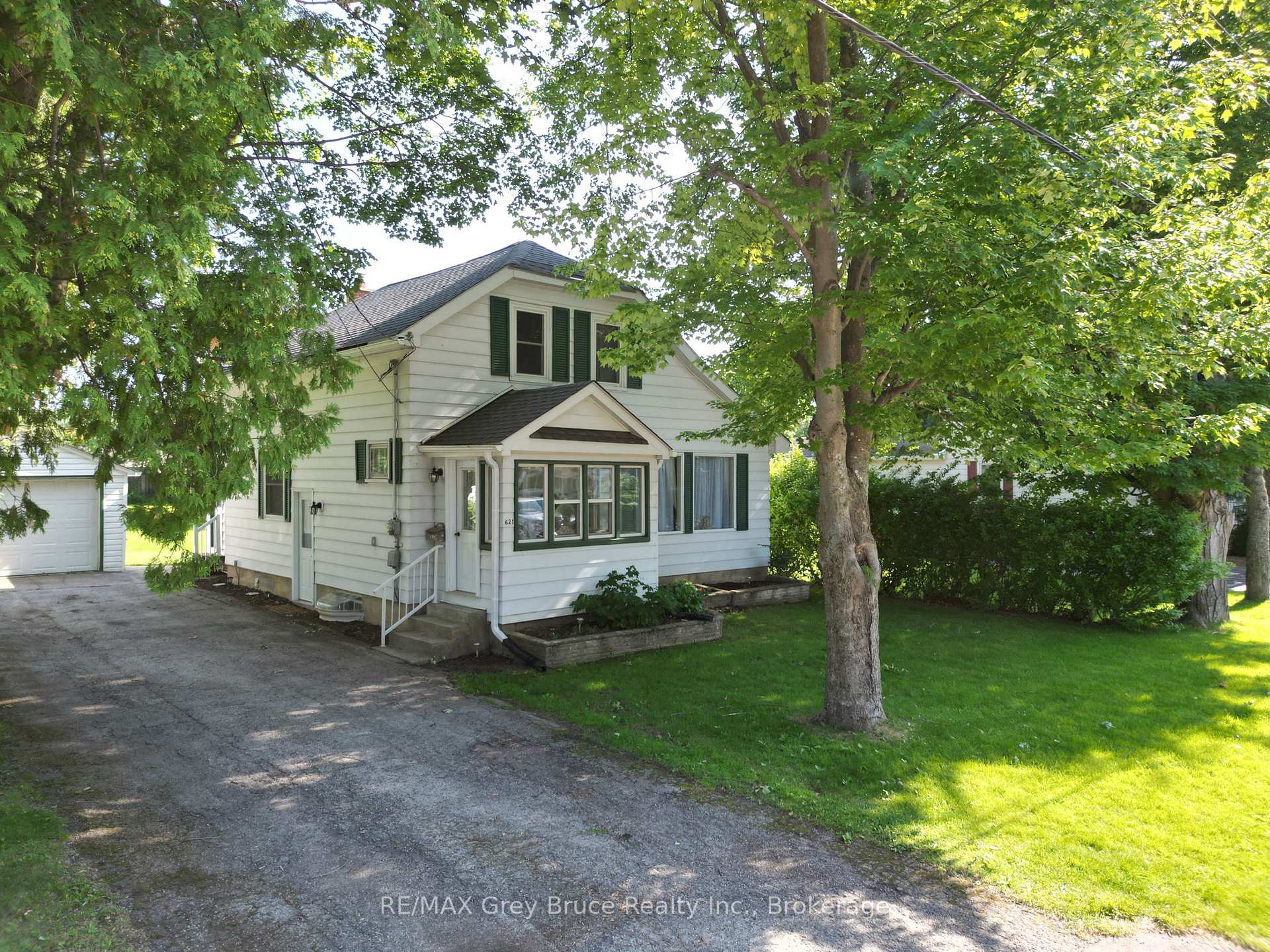 621 11th Street W, Owen Sound — photo 3 of 5