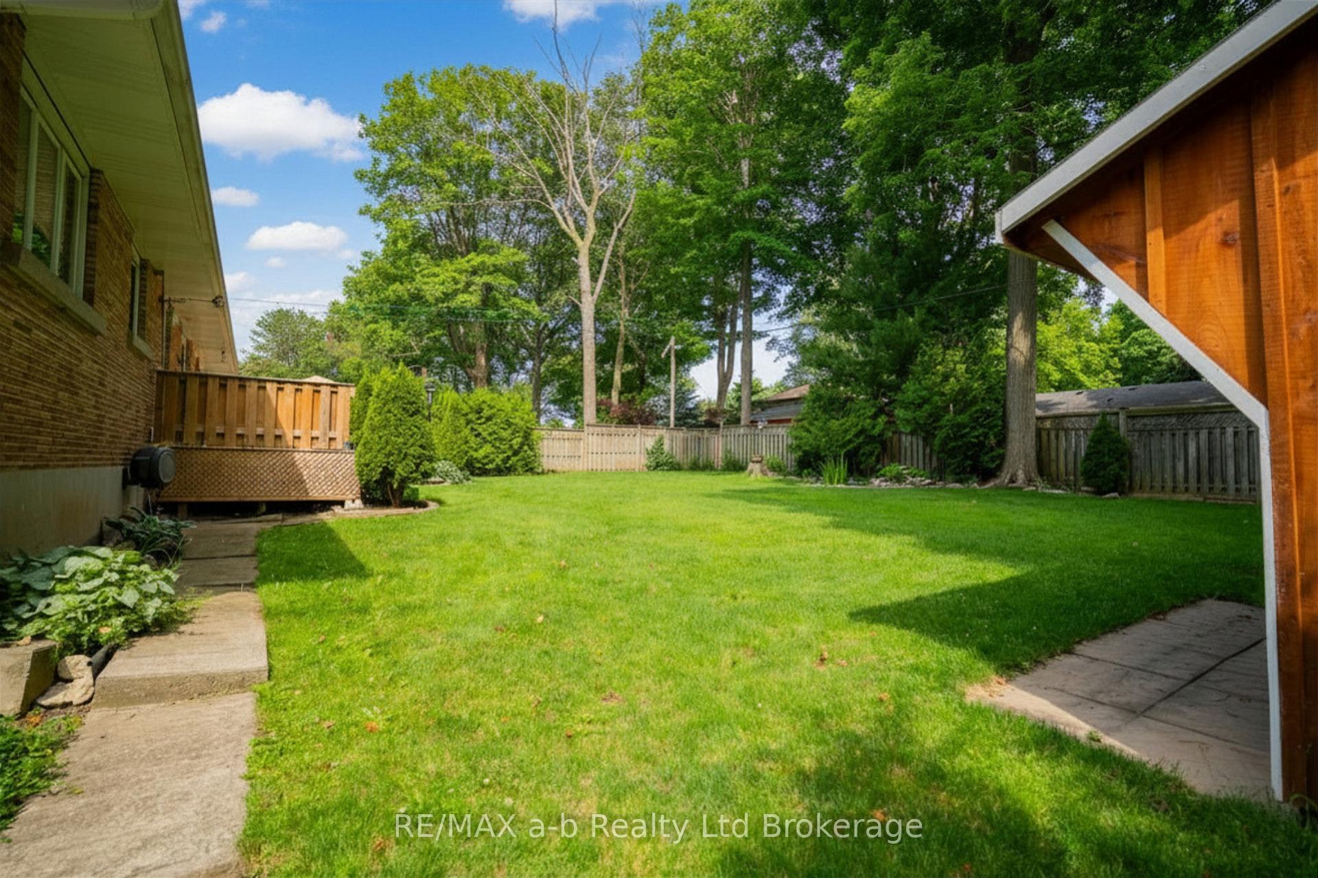 88 North Street W, Tillsonburg — photo 5 of 5
