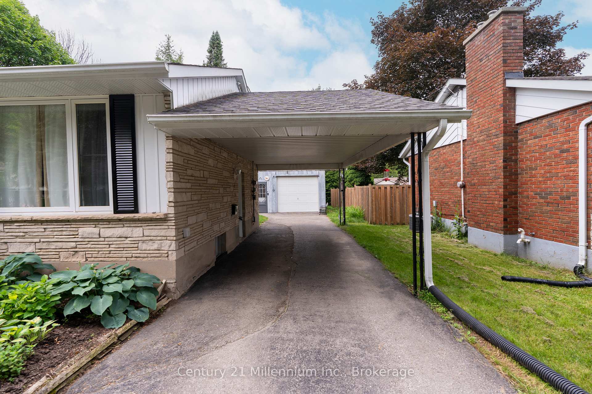 128 7th Avenue E, Owen Sound — photo 4 of 5