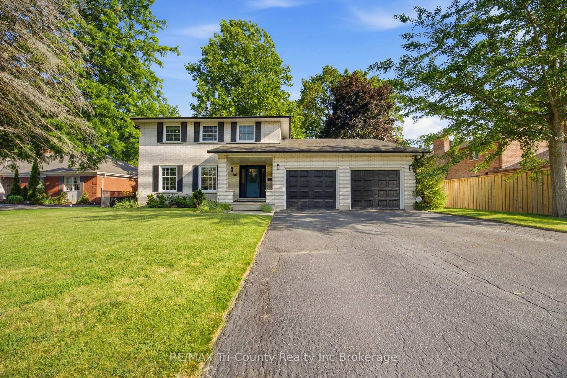 25 Demeyere Avenue, Tillsonburg — photo 2 of 5