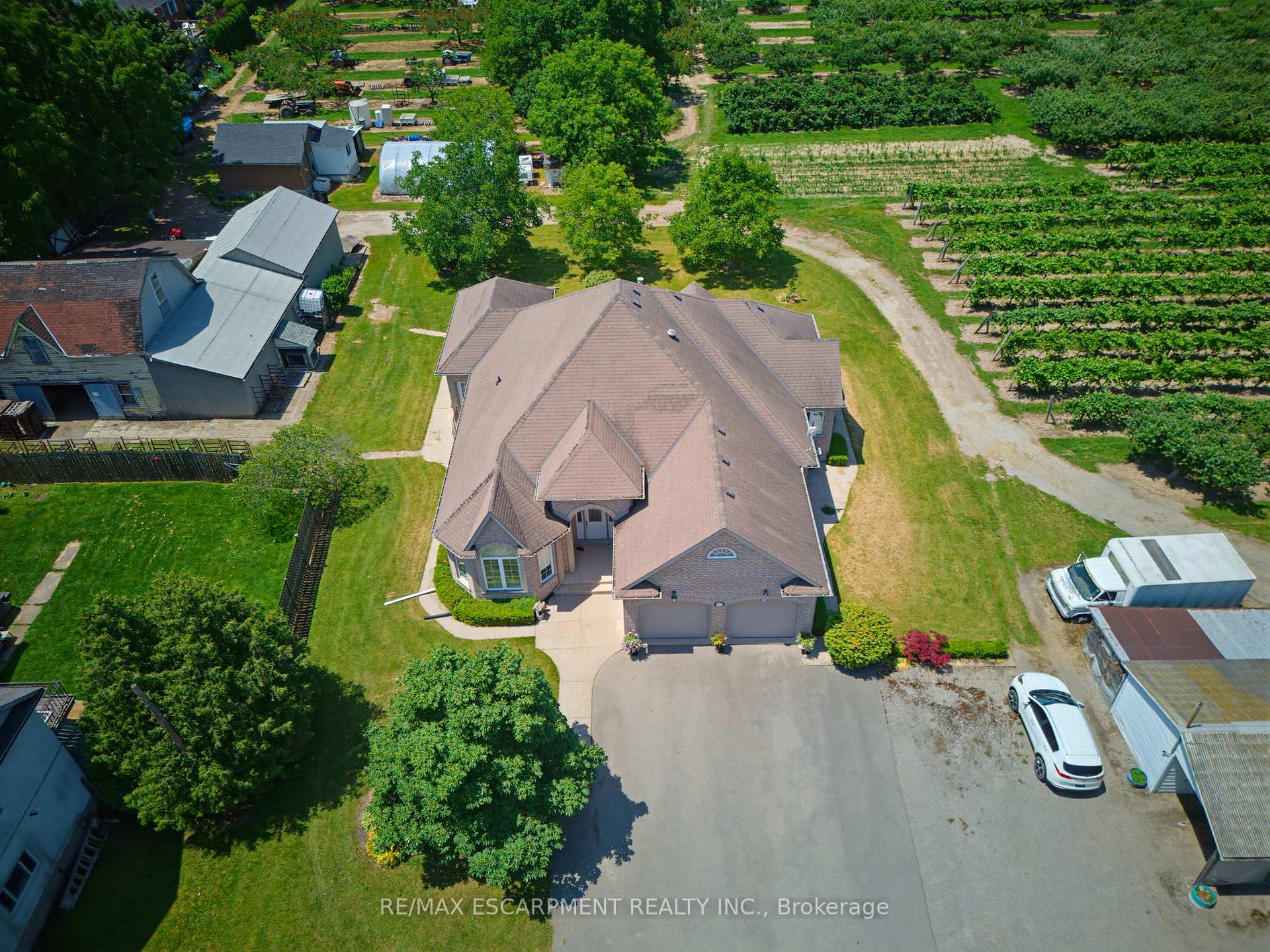 4188 Victoria Avenue, Lincoln — photo 3 of 5