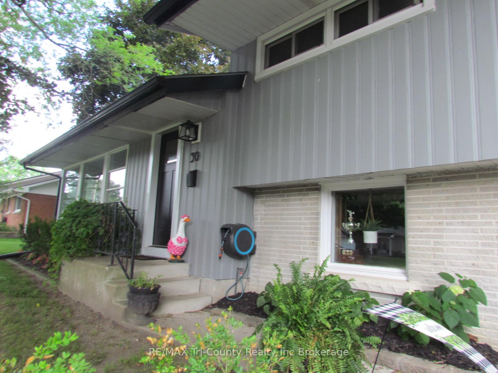 30 Fairfield Crescent, Tillsonburg — photo 3 of 5