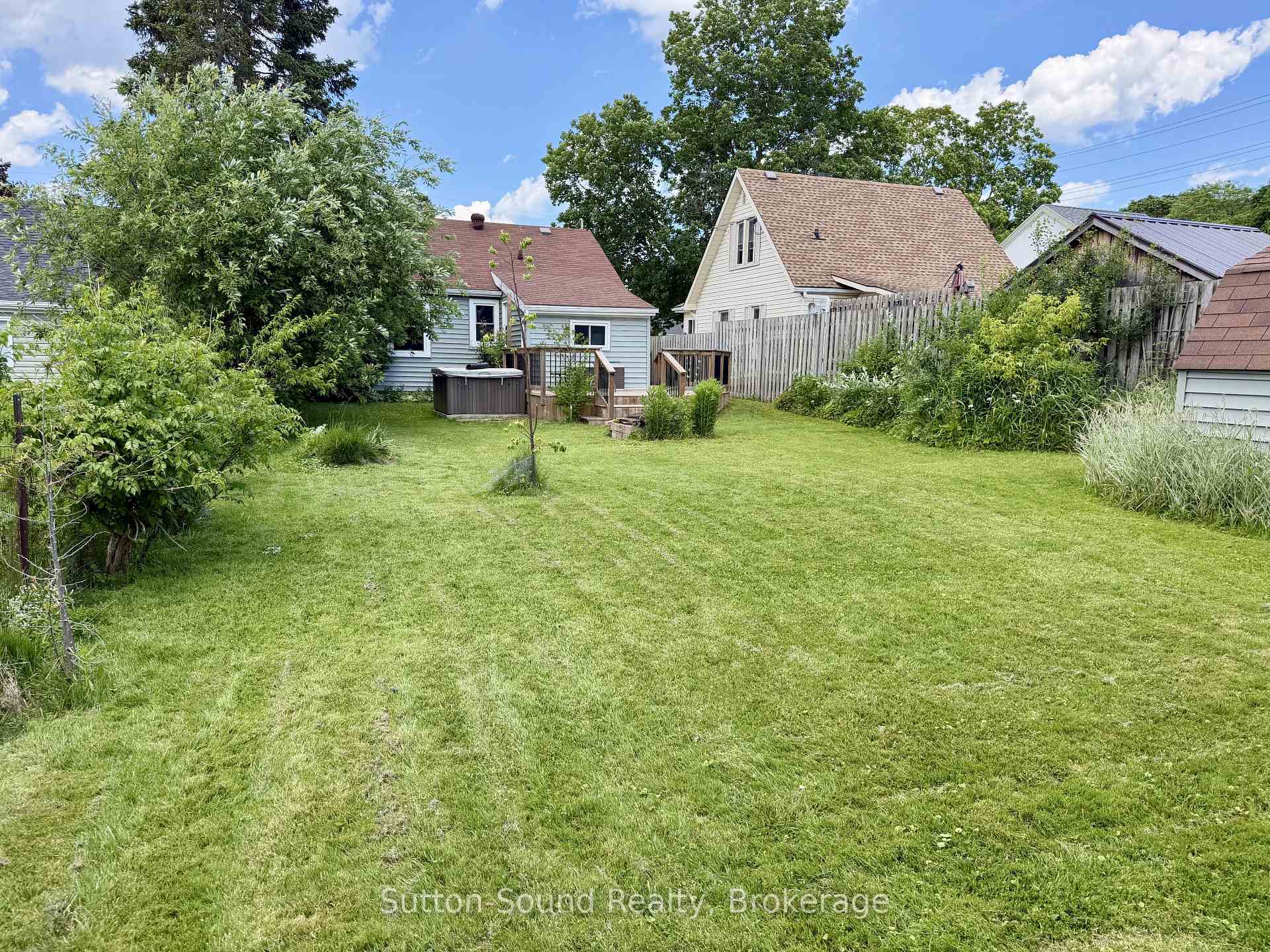 785 7th Street E, Owen Sound — photo 4 of 5
