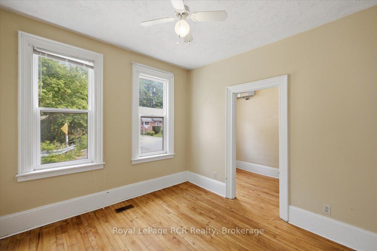 567 & 565 7th A Street E, Owen Sound — photo 4 of 5