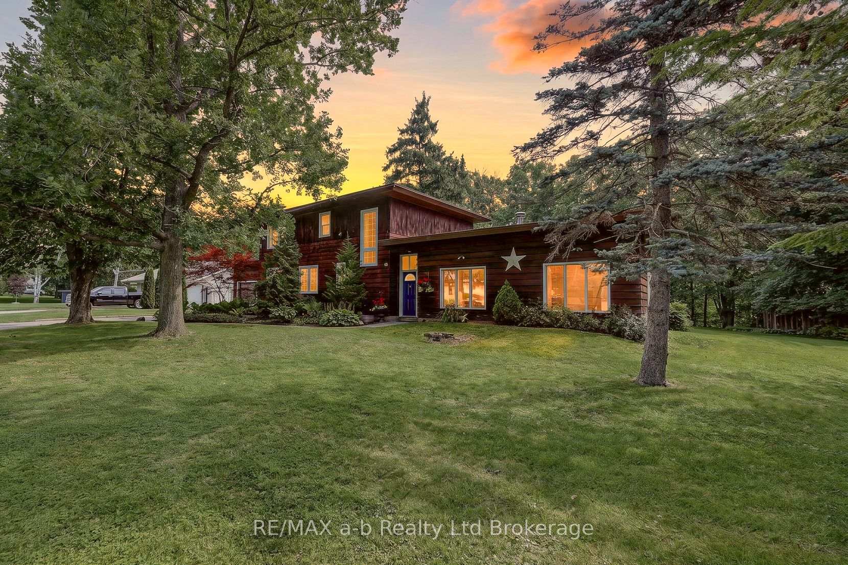 61 Parkwood Drive, Tillsonburg, ON N4G 2B7 — Tillsonburg, Ontario