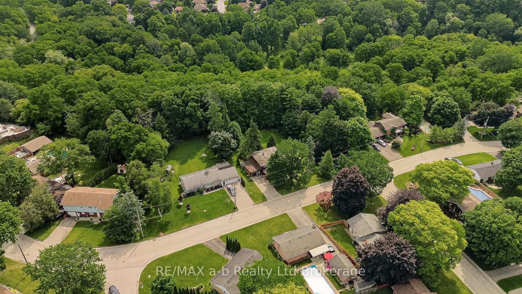 61 Parkwood Drive, Tillsonburg — photo 5 of 5