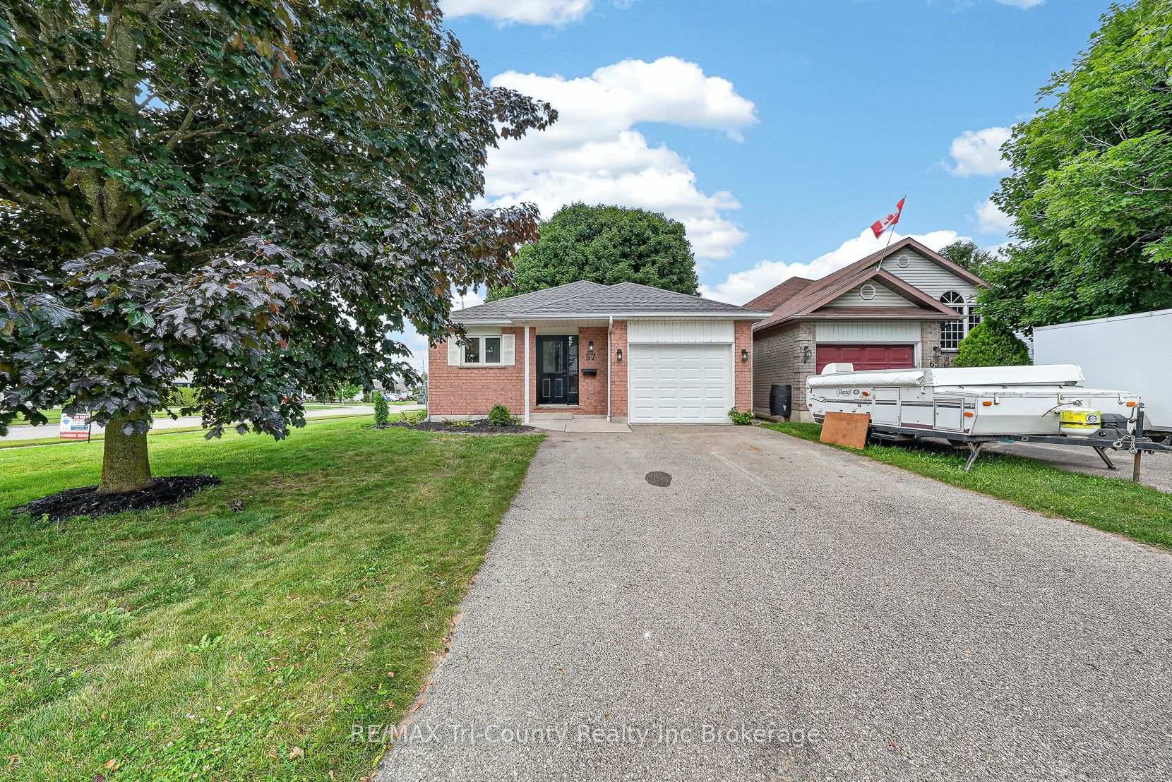 67 Beckett Boulevard, Tillsonburg — photo 2 of 5