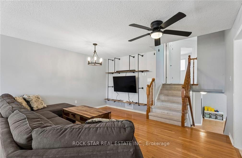 56 Golden Acres Drive, West Lincoln — photo 2 of 5