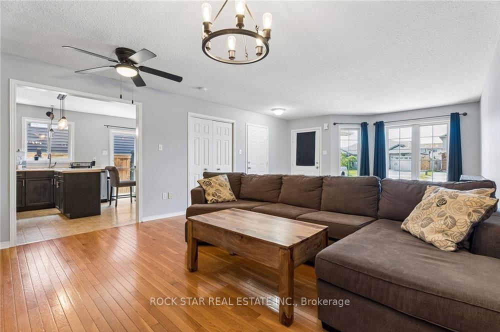 56 Golden Acres Drive, West Lincoln — photo 3 of 5