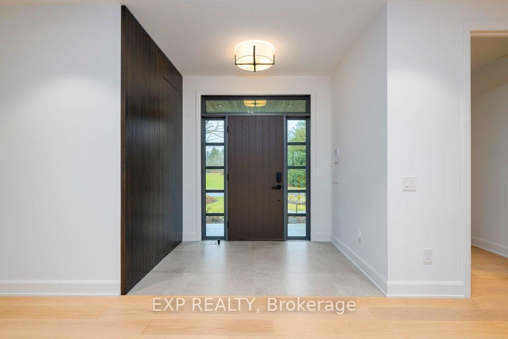 26 Clovelly Road W, Beacon Hill North - South and Area — photo 3 of 5