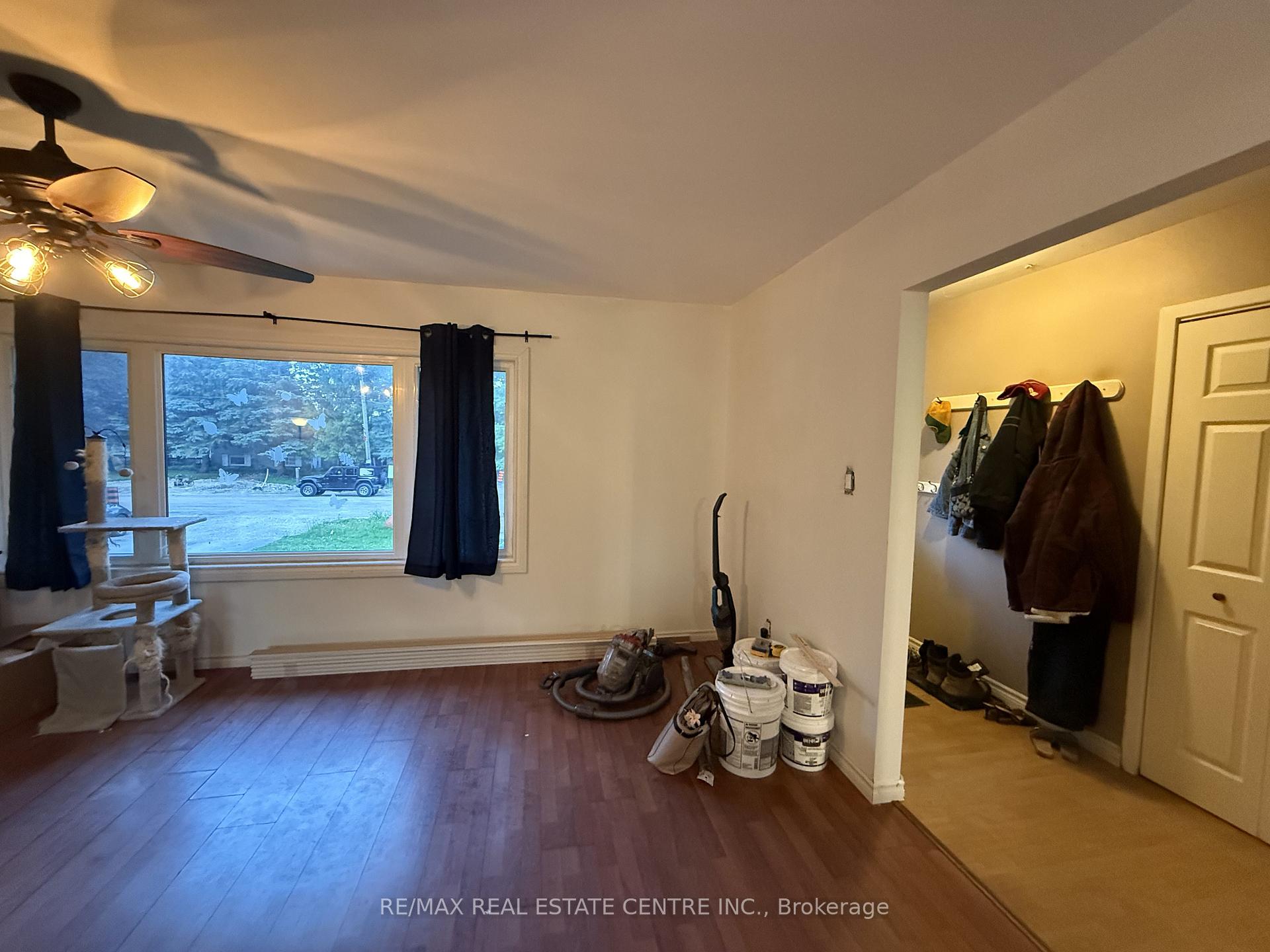 411 Main Street W, Southgate — photo 4 of 5