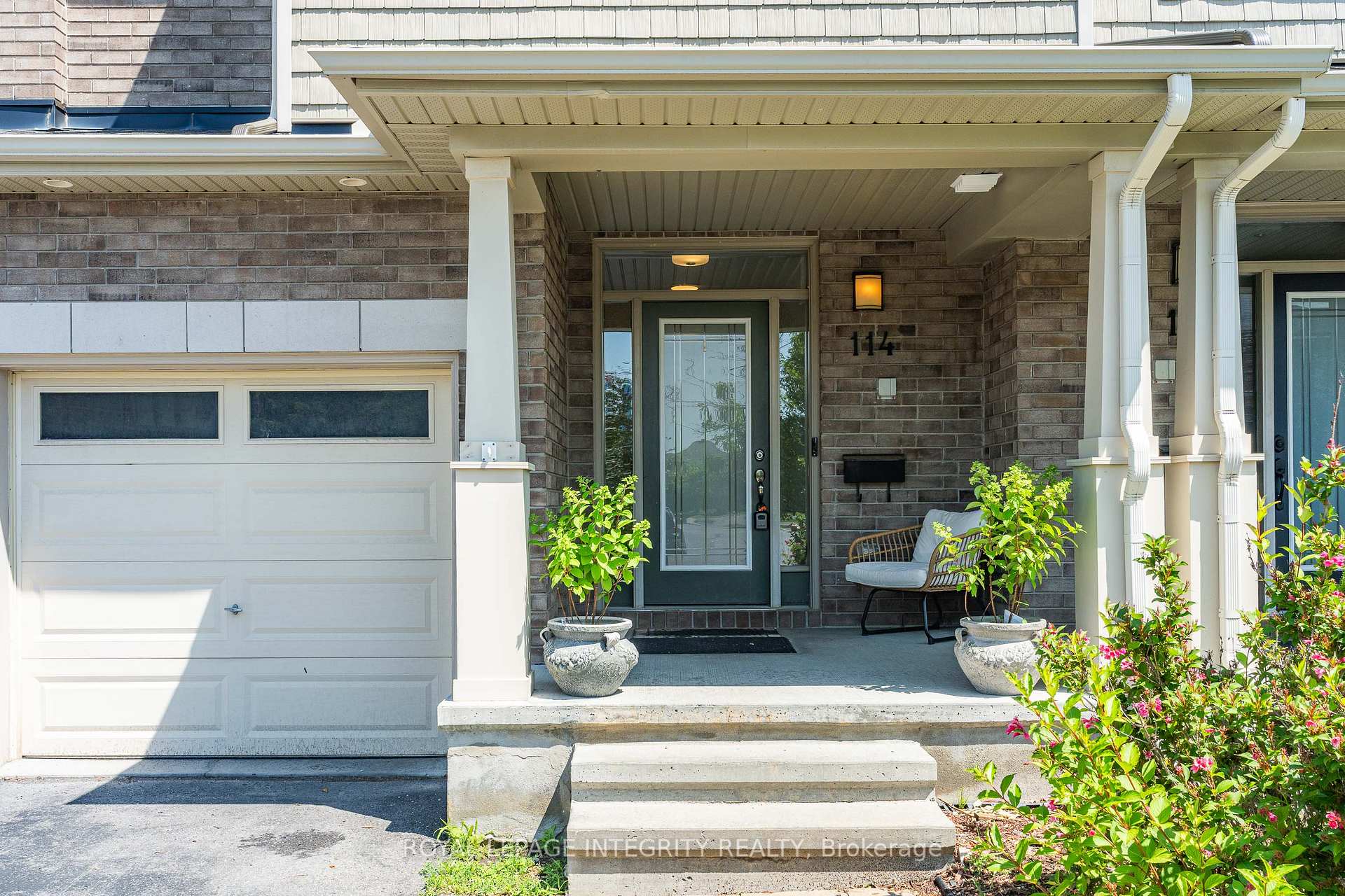 114 Hawkeswood Drive, Blossom Park - Airport and Area — photo 2 of 5