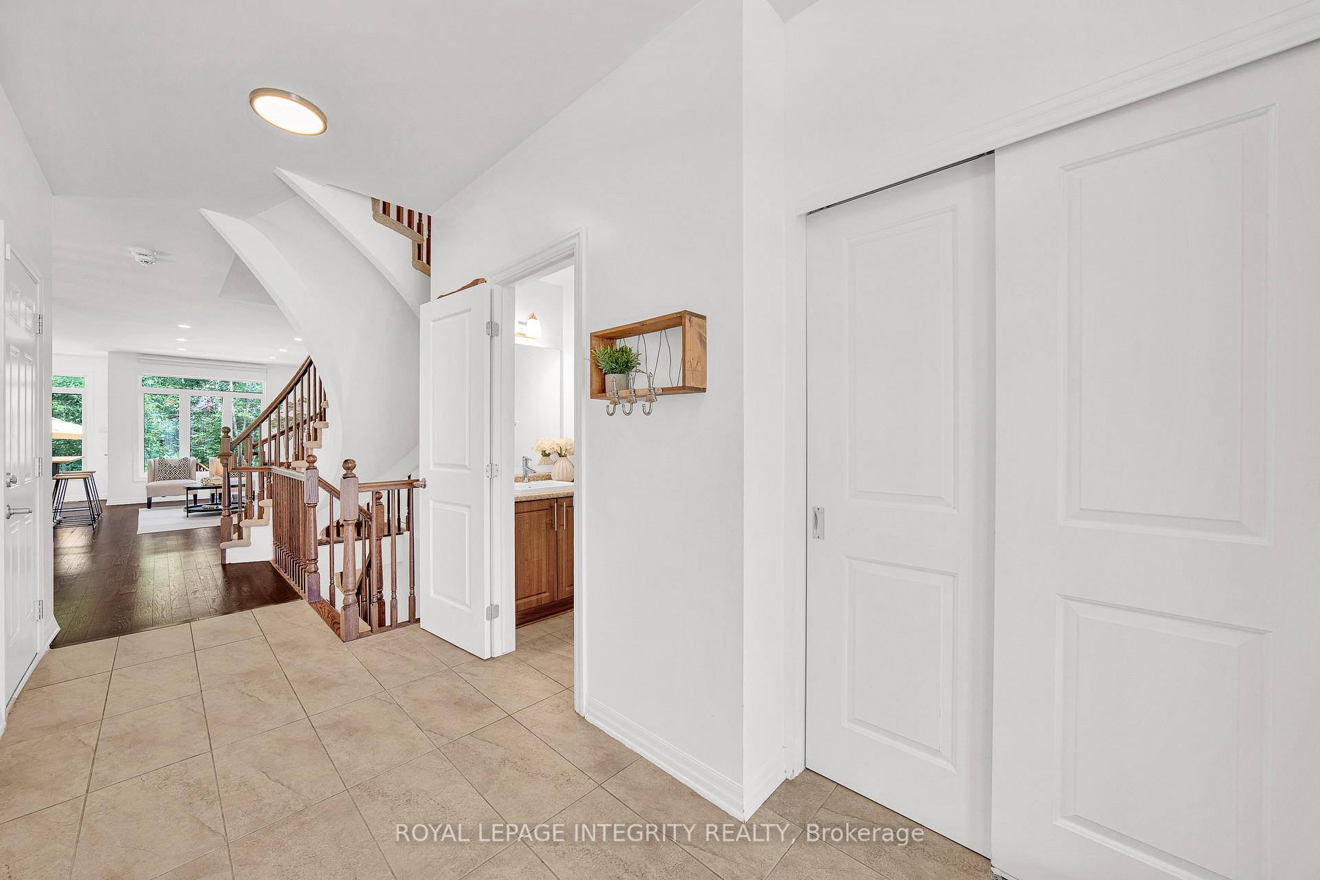 114 Hawkeswood Drive, Blossom Park - Airport and Area — photo 4 of 5