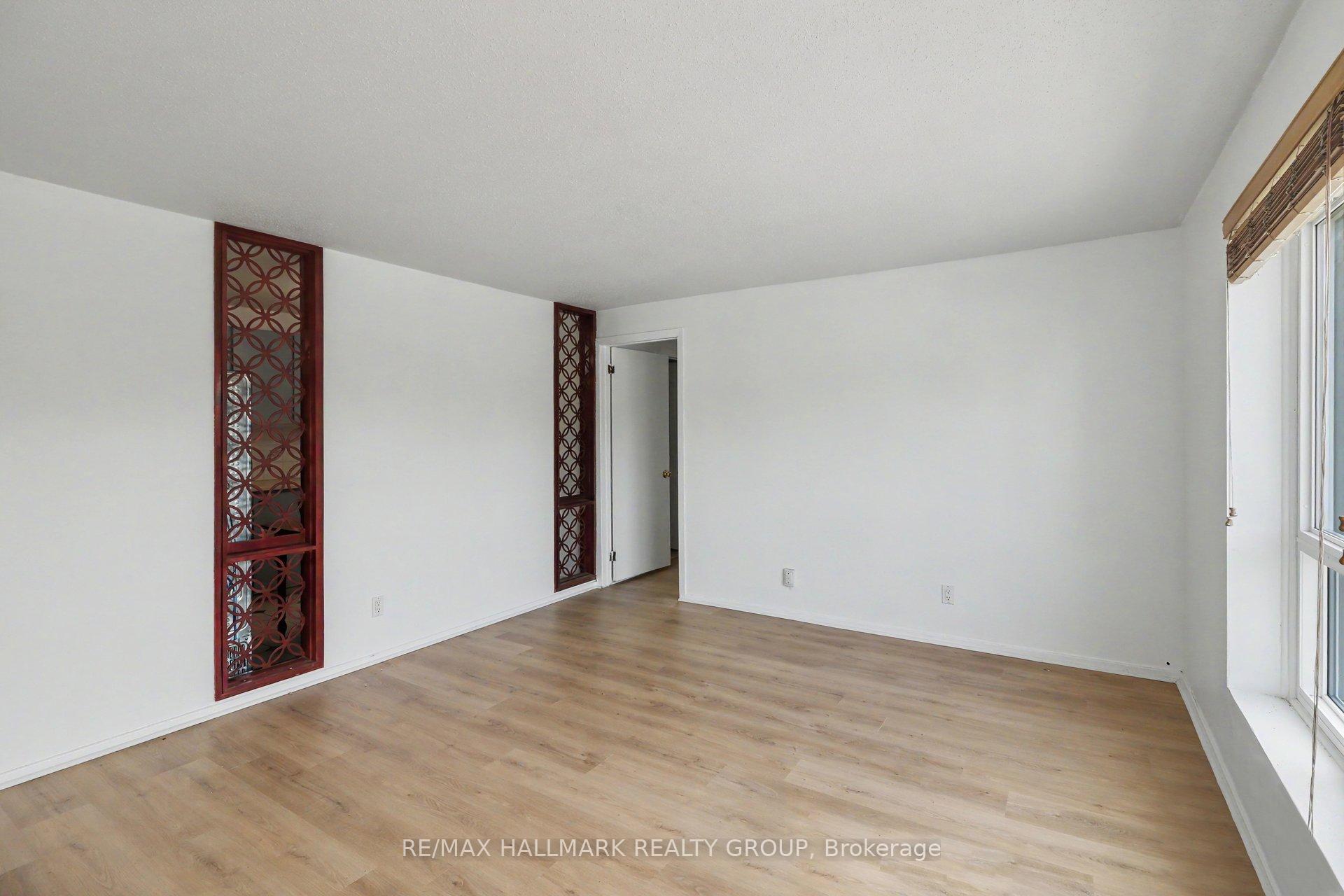 900 Elmsmere Road 8, Beacon Hill North - South and Area — photo 4 of 5