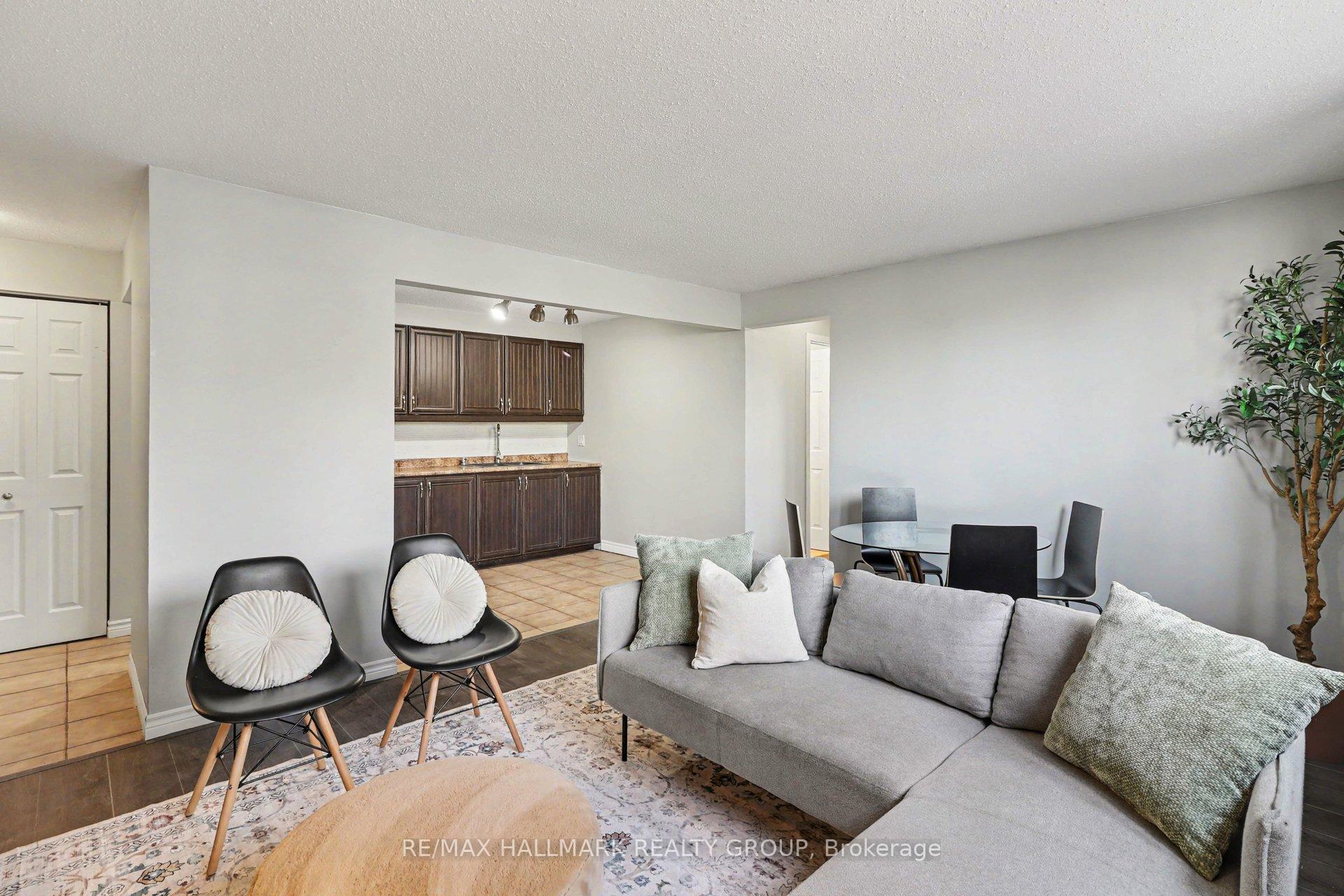 898 Elmsmere Road 2, Beacon Hill North - South and Area — photo 5 of 5