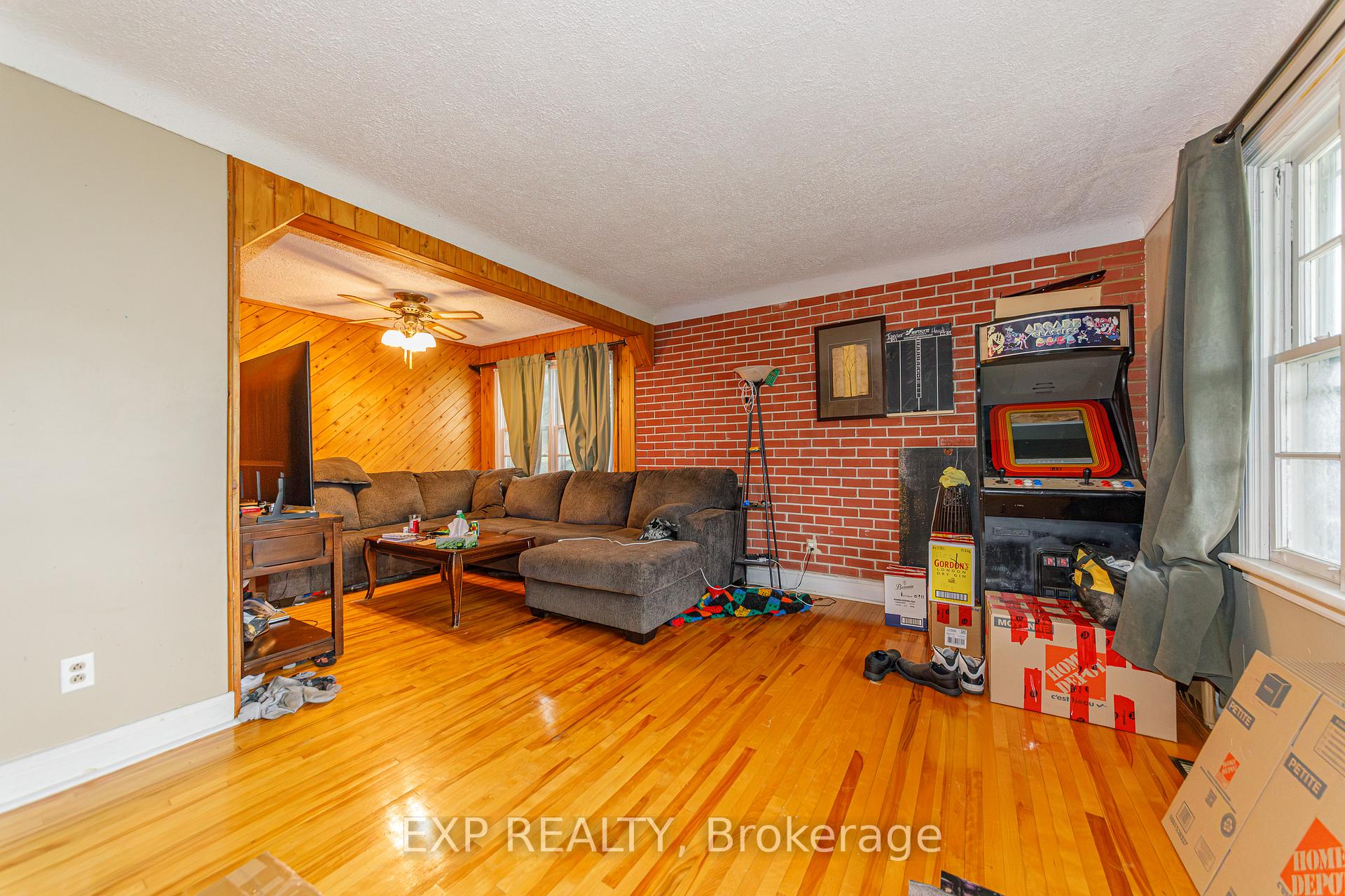 789 Blair Road E, Beacon Hill North - South and Area — photo 5 of 5