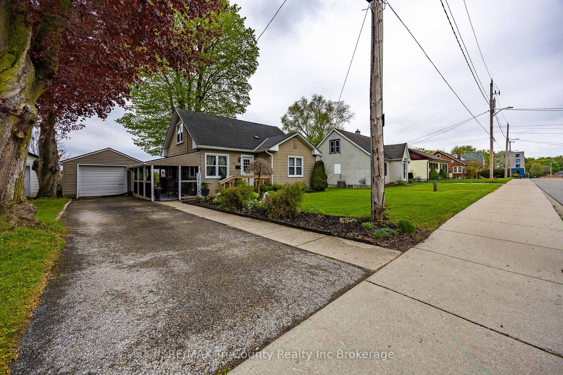 23 Pine Street, Tillsonburg, ON N4G 1L5 — Tillsonburg, Ontario