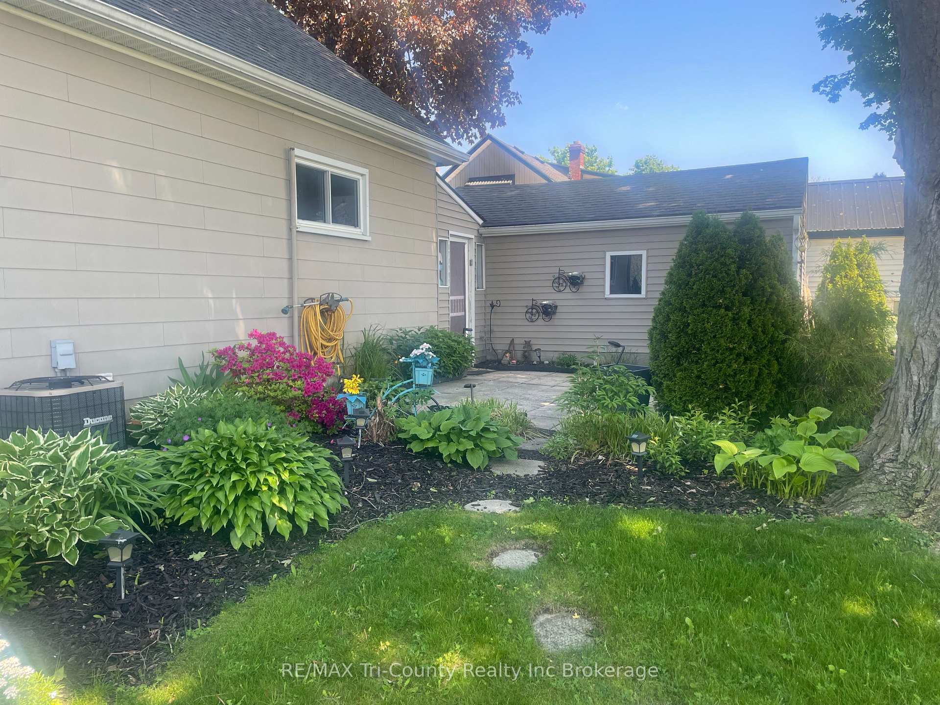 23 Pine Street, Tillsonburg — photo 3 of 5