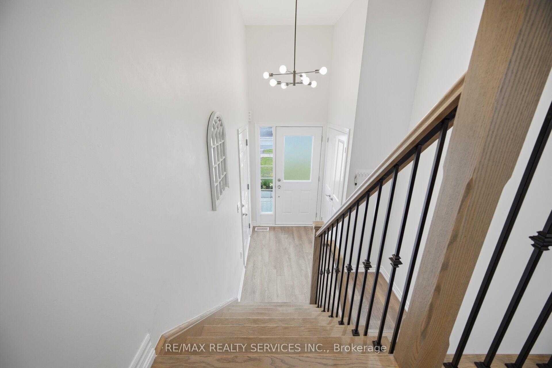 20 TODD Crescent, Southgate — photo 3 of 5