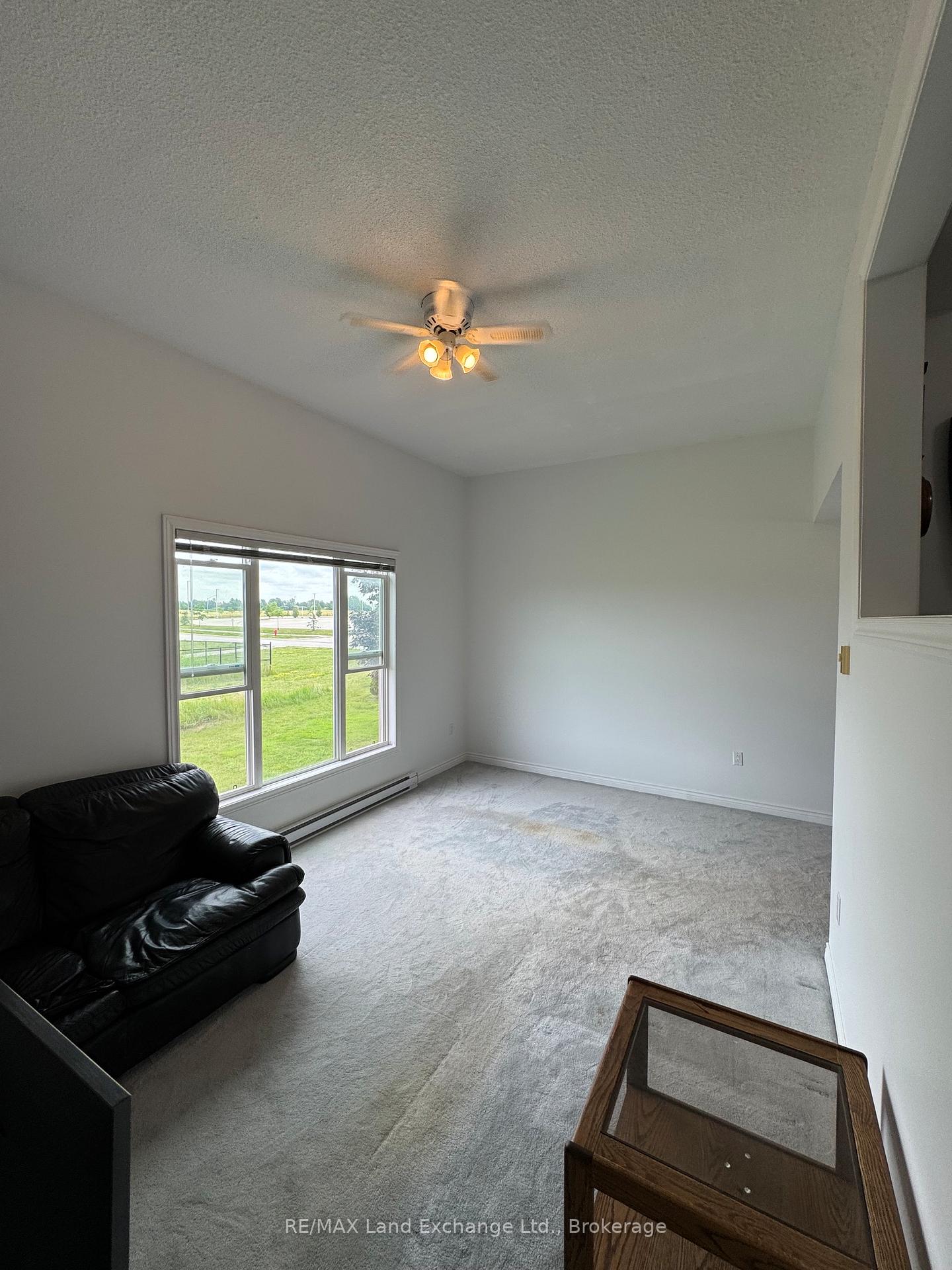 31 Philip Place 31, Kincardine — photo 4 of 5