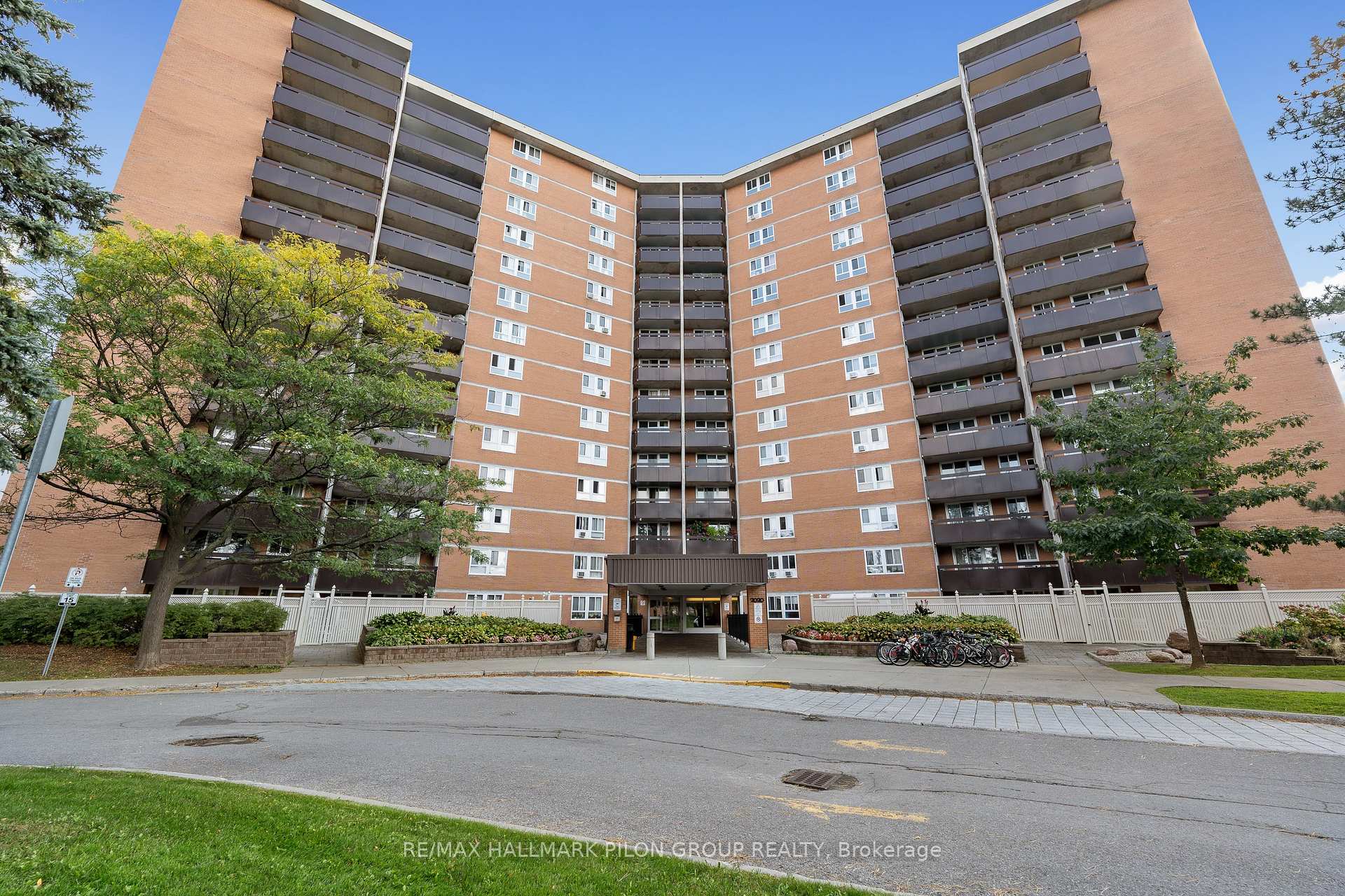 2000 Jasmine Crescent 508, Beacon Hill North - South and Area, ON K1J 8K4 — Beacon Hill North - South and Area, Ontario
