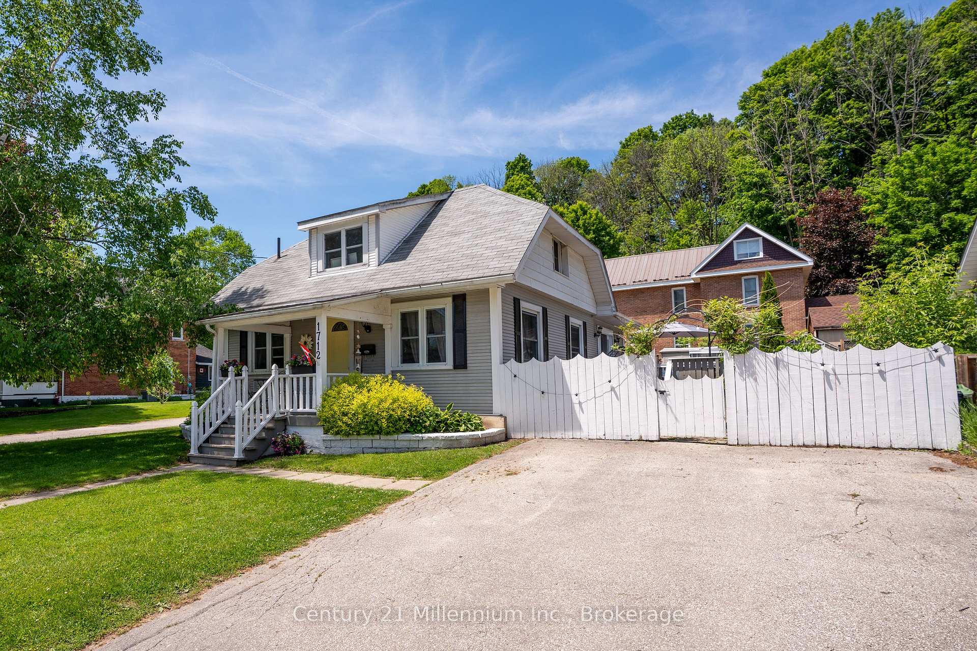 1712 5th Avenue W, Owen Sound — photo 2 of 5