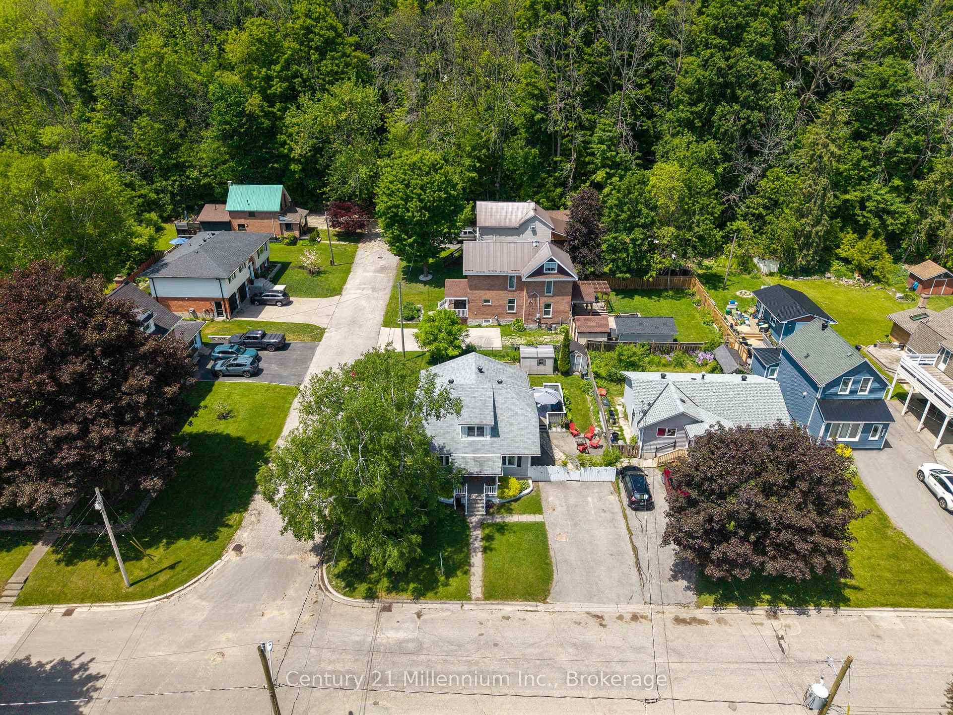 1712 5th Avenue W, Owen Sound — photo 4 of 5