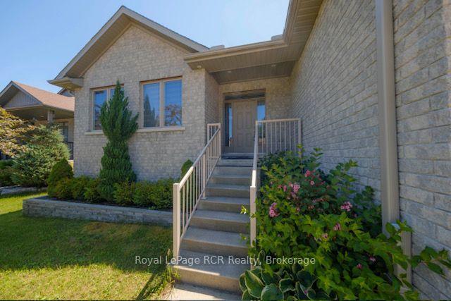 231 Park Street, Kincardine — photo 2 of 5