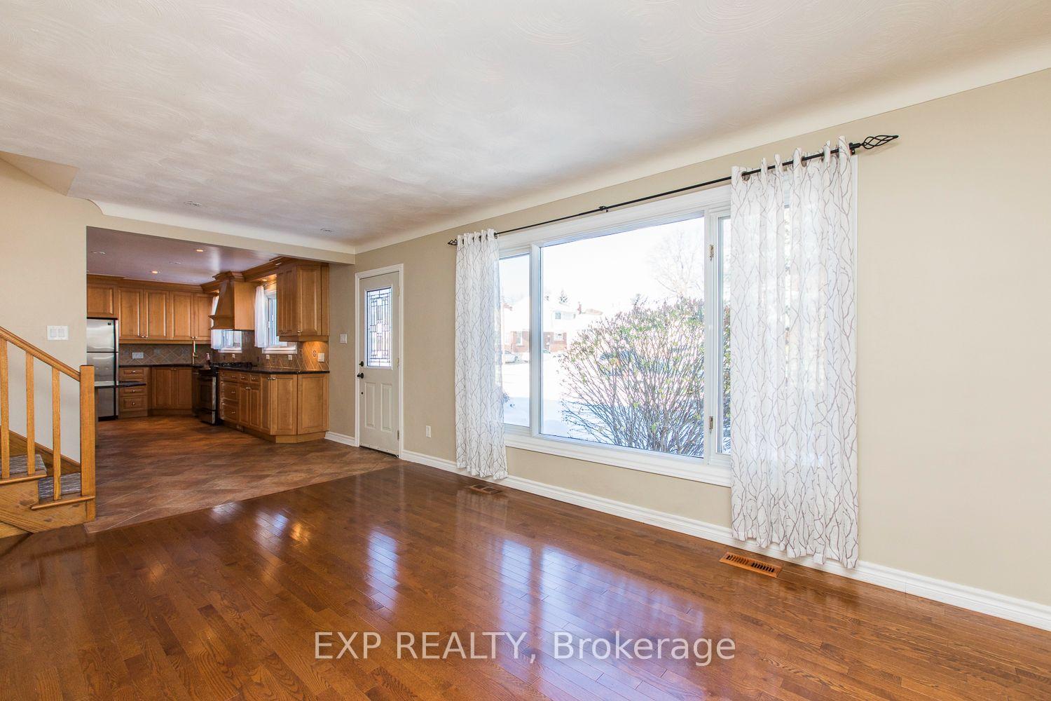 28 APPLEFORD Street, Beacon Hill North - South and Area — photo 5 of 5