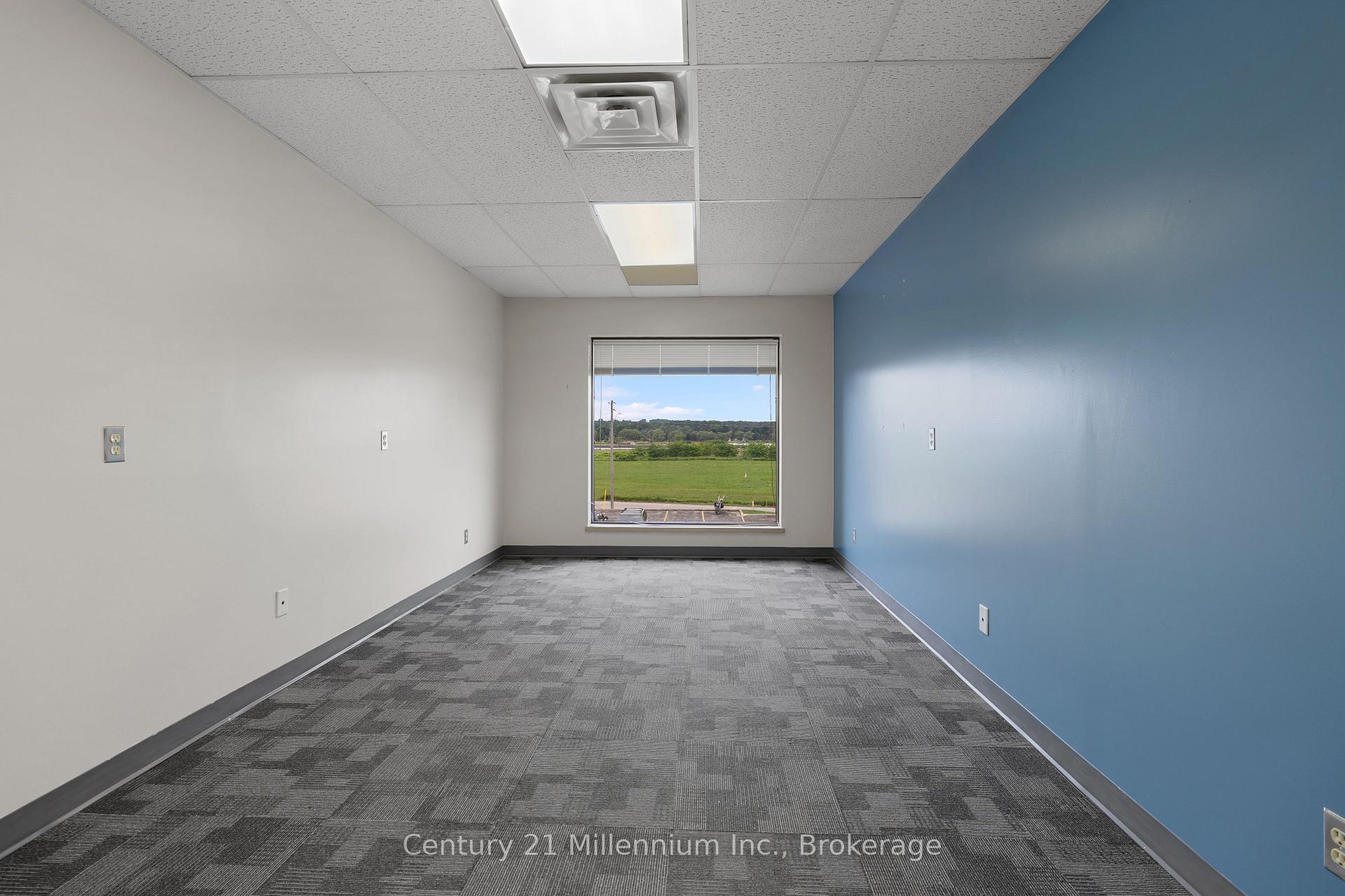 1717 2nd Avenue E 201, Owen Sound — photo 2 of 5