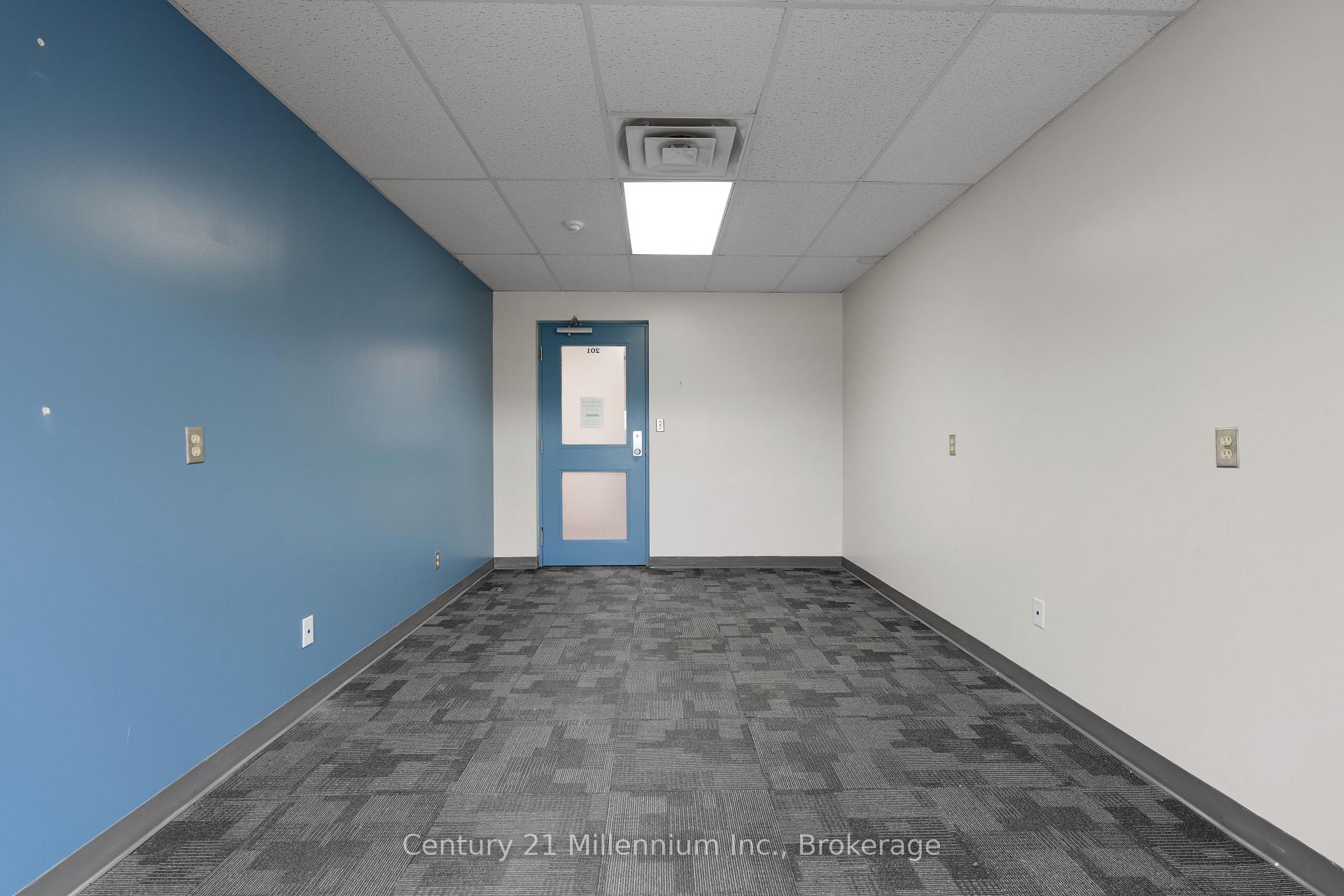 1717 2nd Avenue E 201, Owen Sound — photo 3 of 5