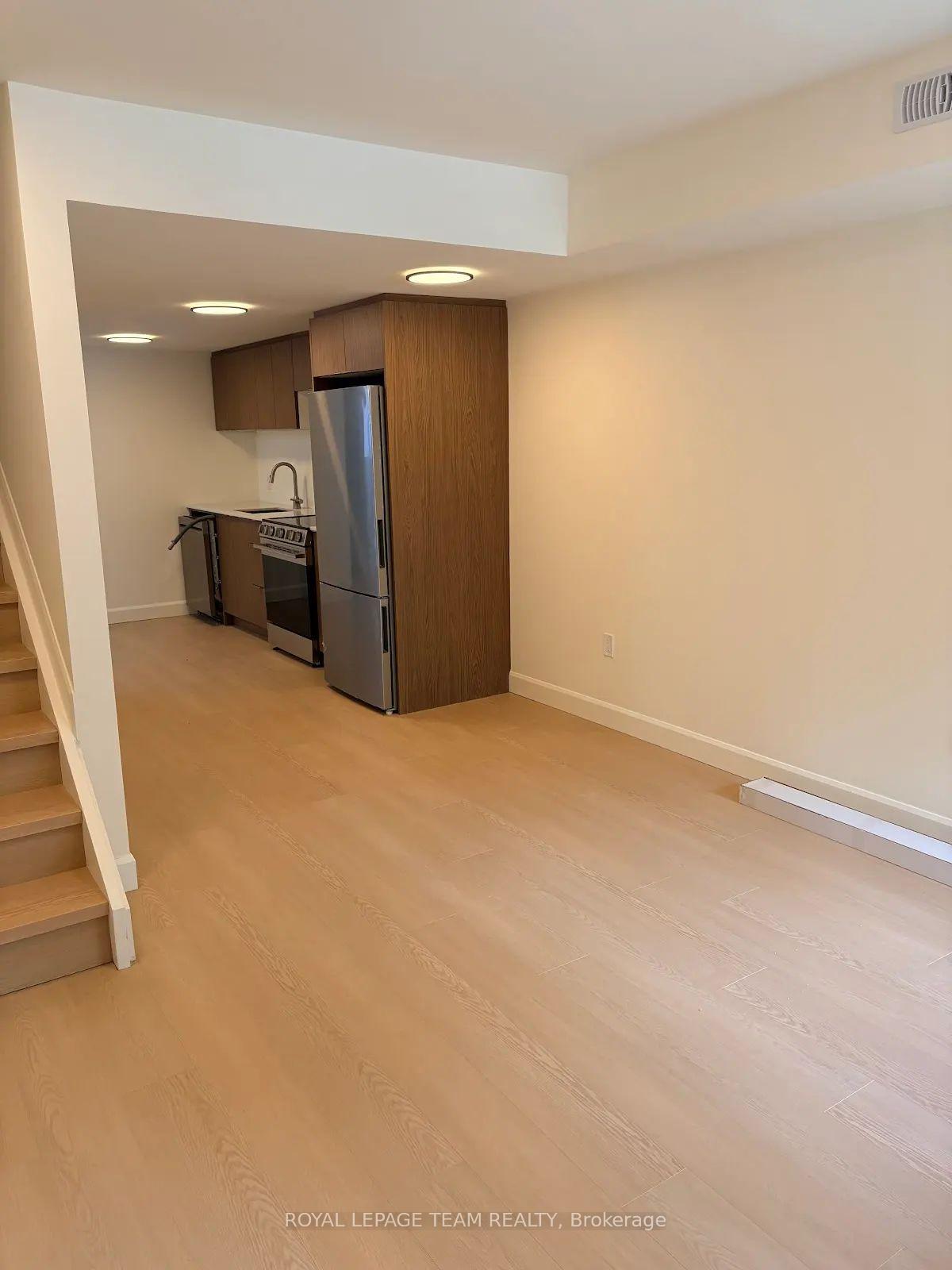 245 Bradford Street B, Britannia - Lincoln Heights and Area — photo 3 of 5