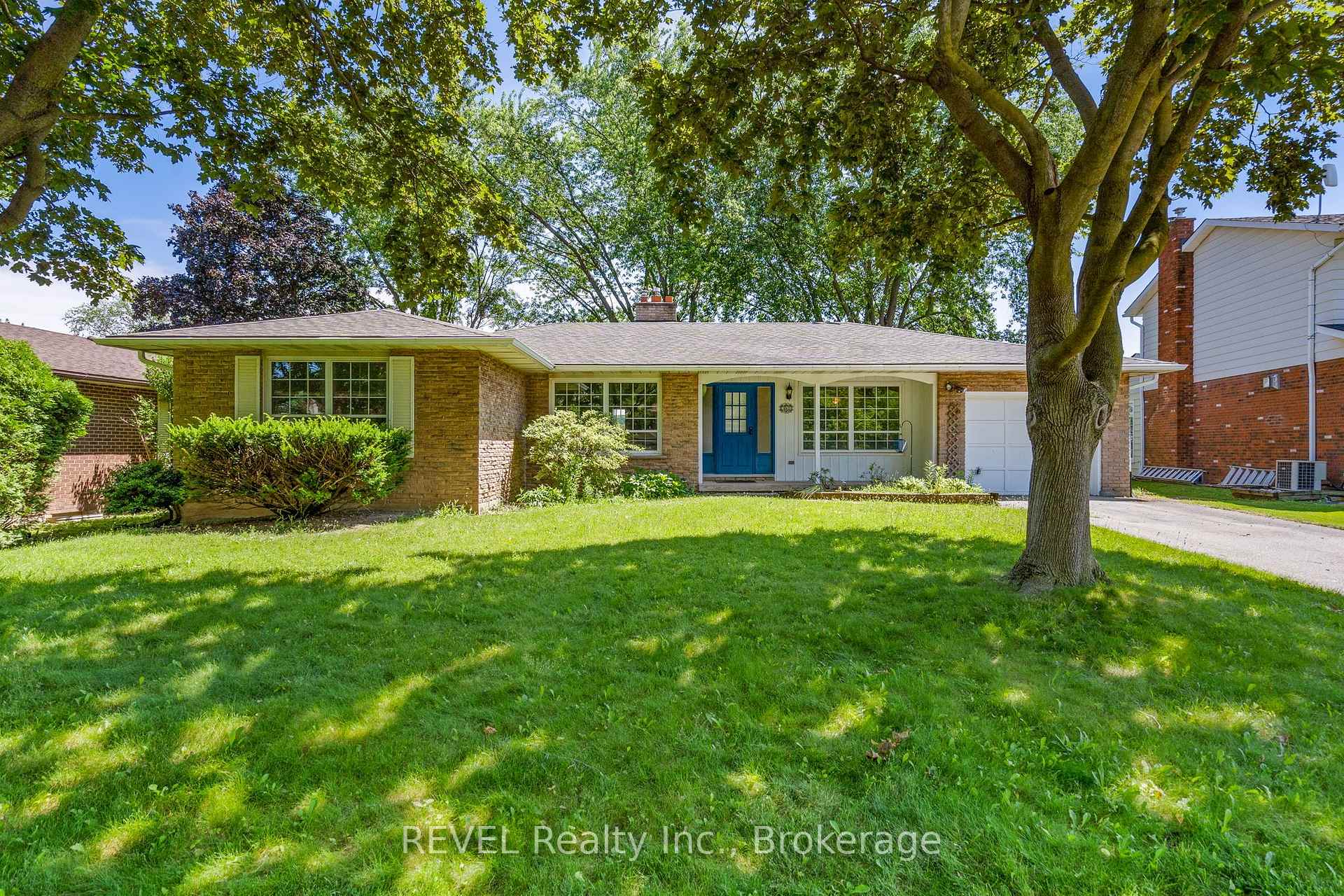 4198 Regent Court, Lincoln, ON L3J 0N4 — Lincoln, Ontario