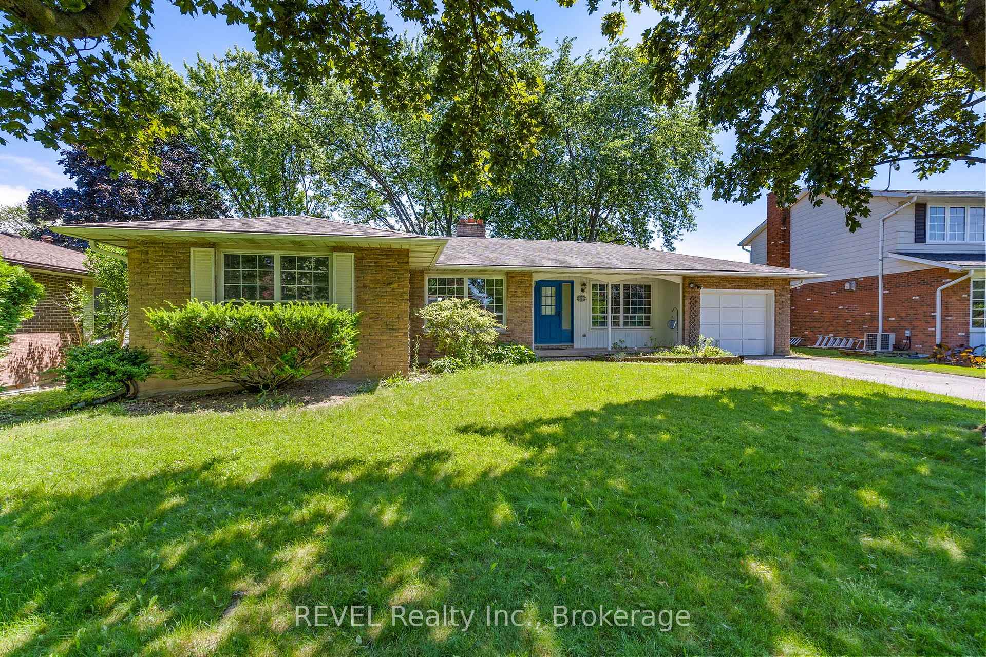 4198 Regent Court, Lincoln — photo 3 of 5