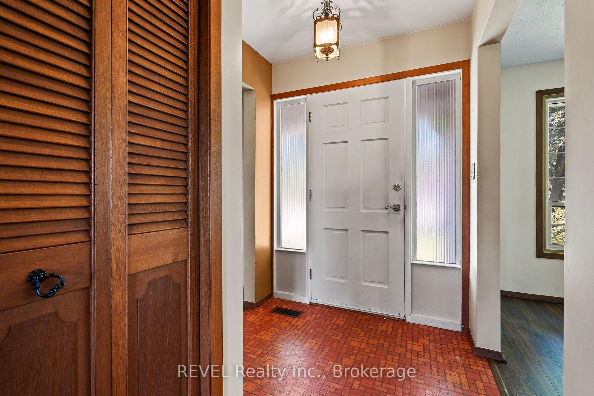 4198 Regent Court, Lincoln — photo 4 of 5