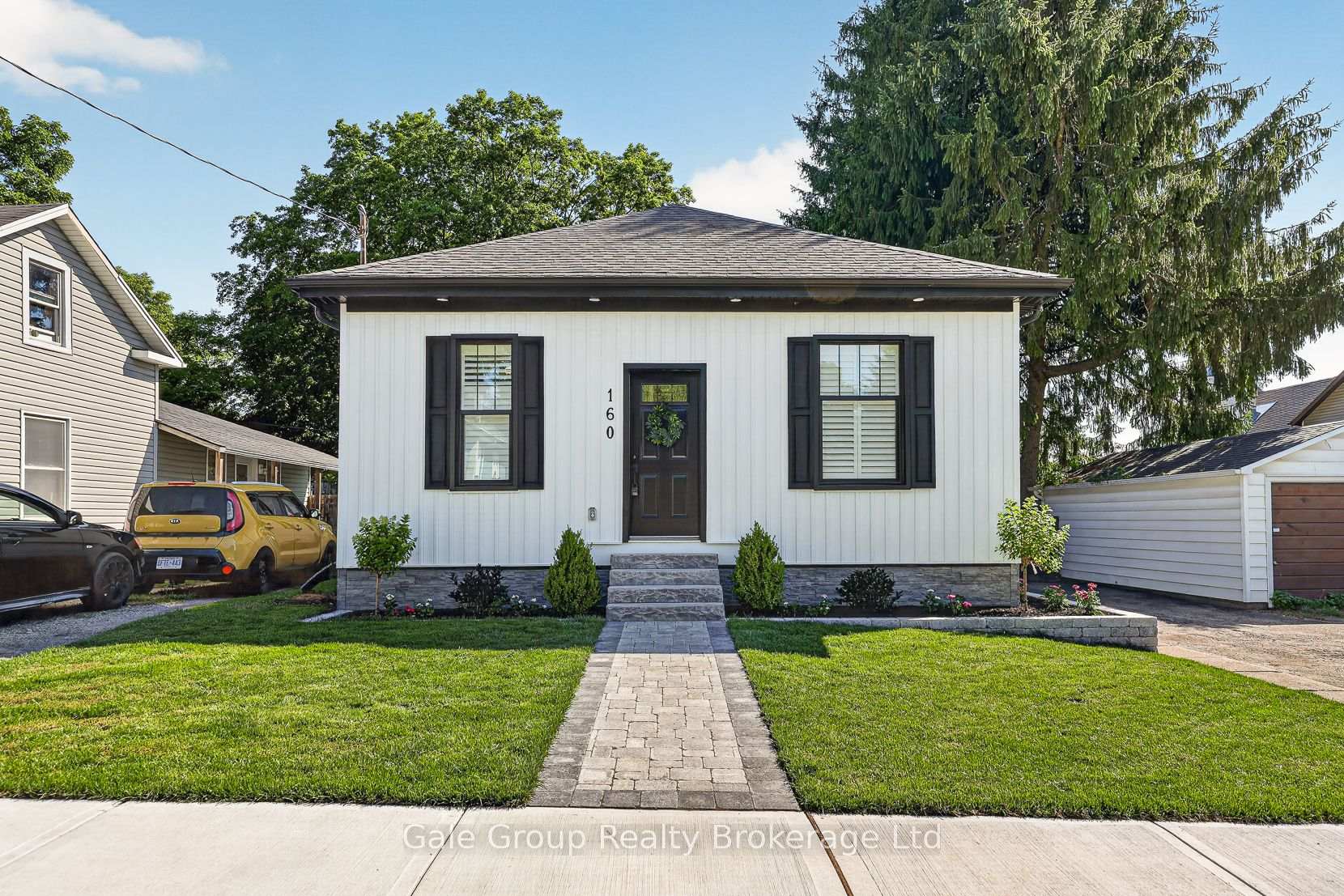 160 John Street, Ingersoll — photo 2 of 5