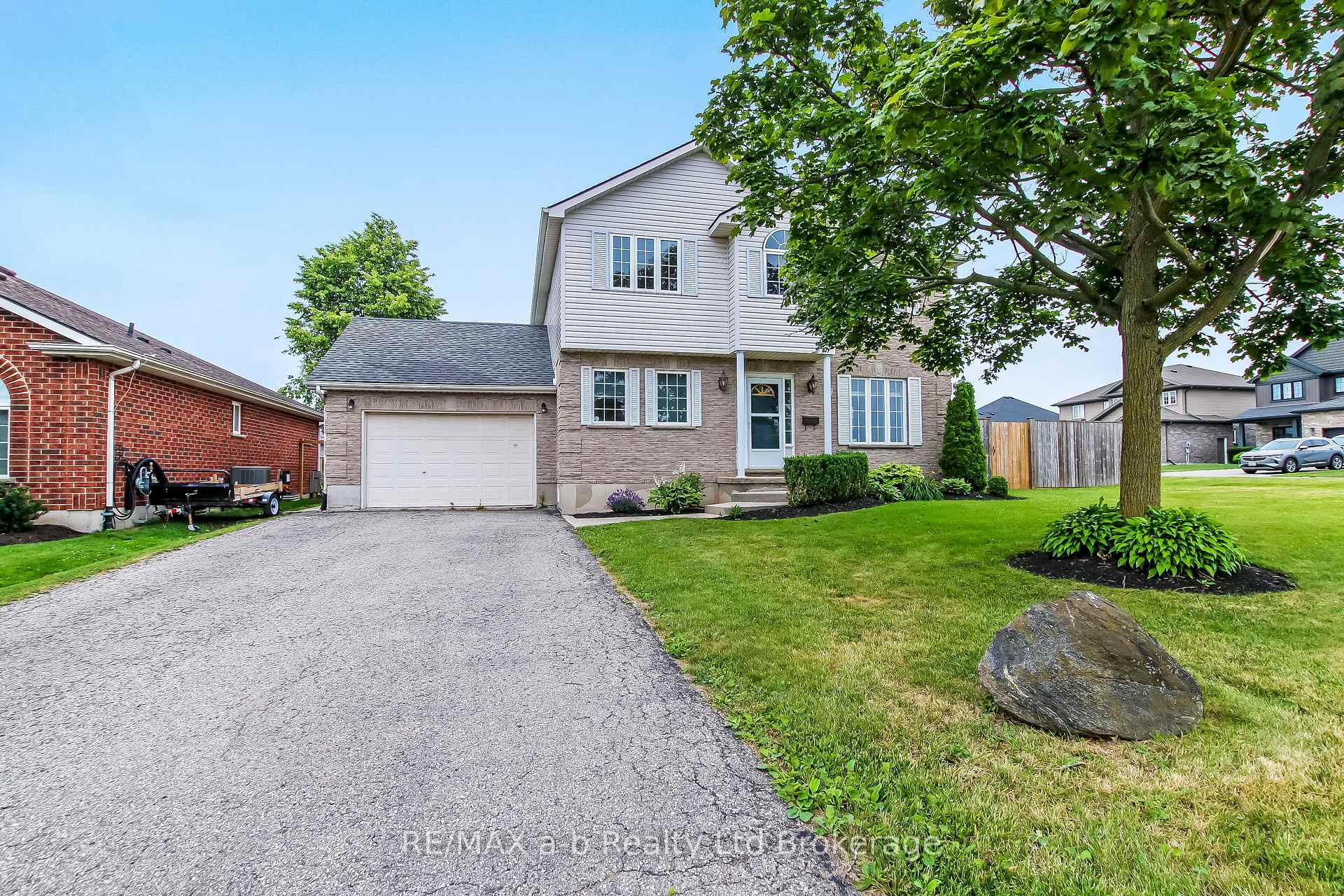 39 Primrose Drive, Tillsonburg, ON N4G 5S7 — Tillsonburg, Ontario
