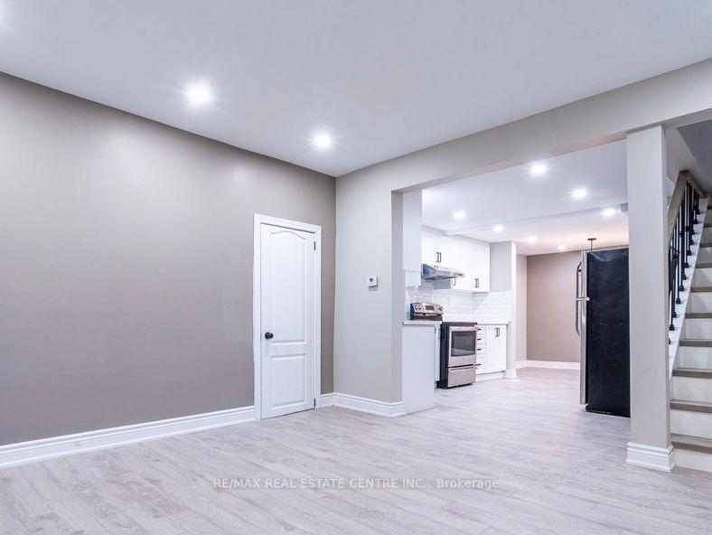 123 Charles Street E, Ingersoll — photo 2 of 5