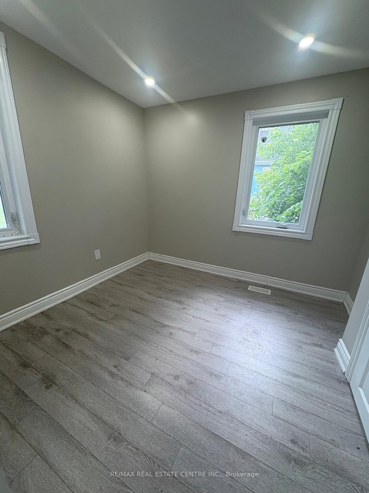 123 Charles Street E, Ingersoll — photo 3 of 5