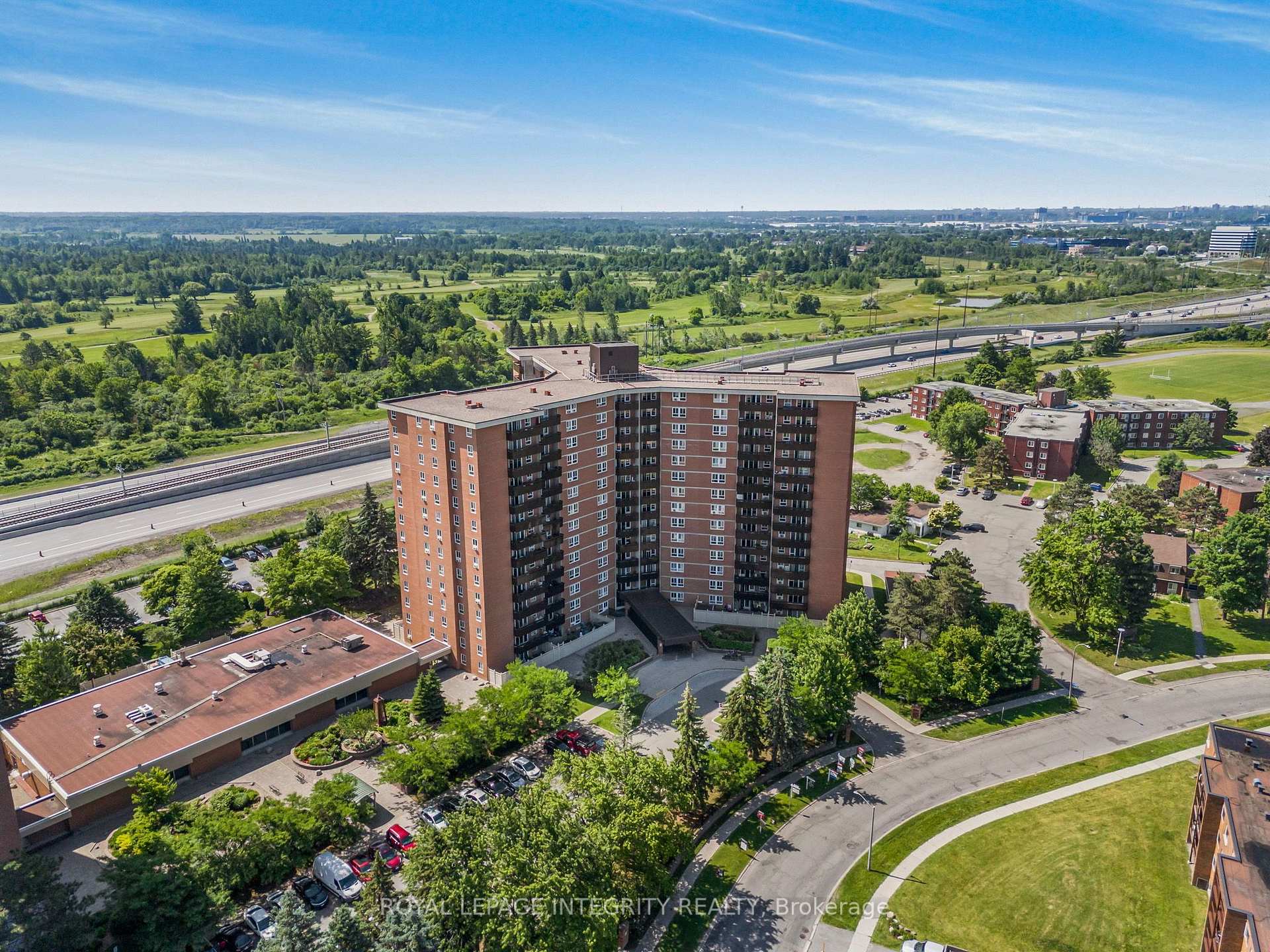2000 Jasmine Crescent 1110, Beacon Hill North - South and Area, ON K1J 8K4 — Beacon Hill North - South and Area, Ontario