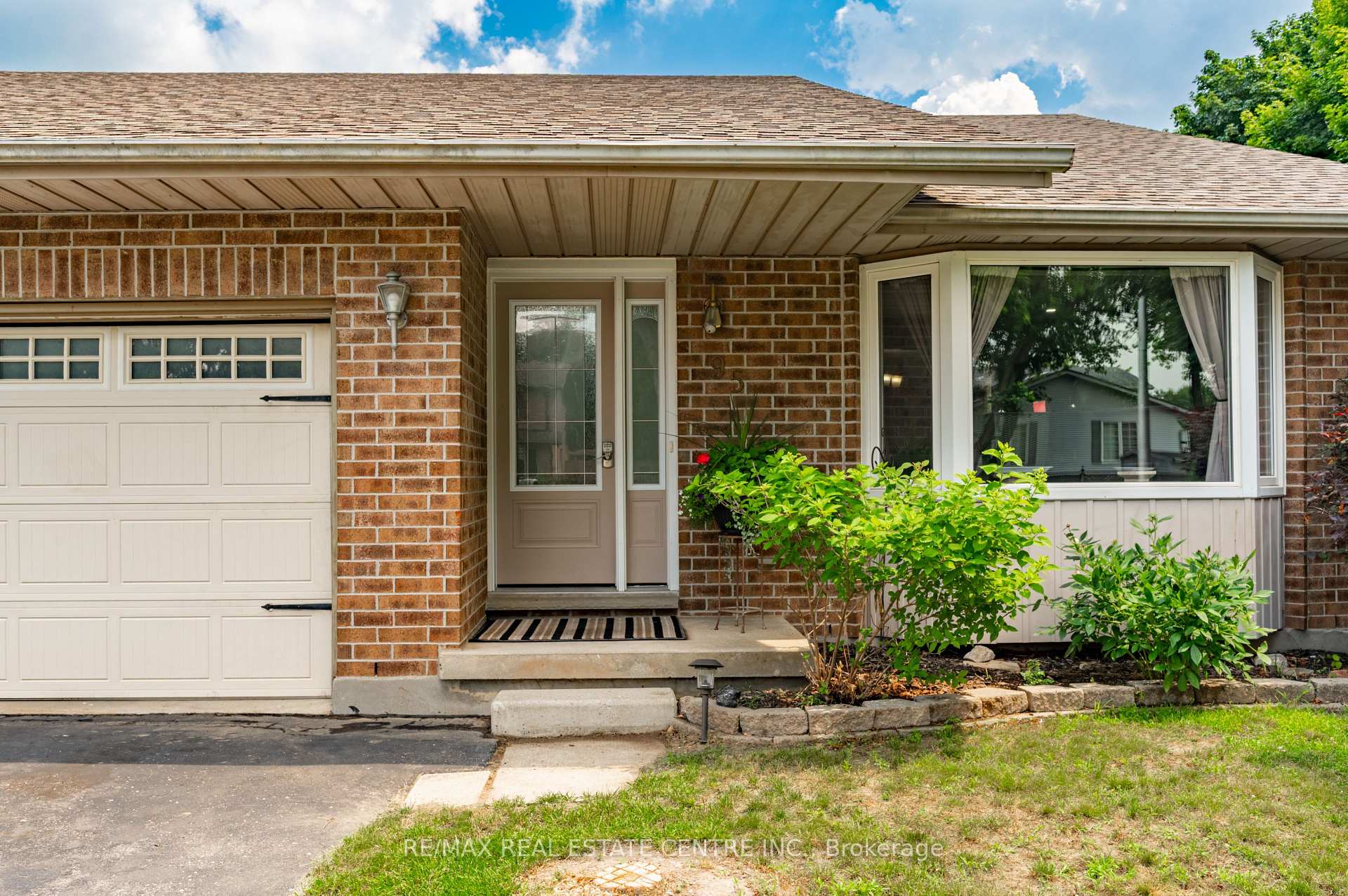 95 Allen Street, Tillsonburg — photo 4 of 5