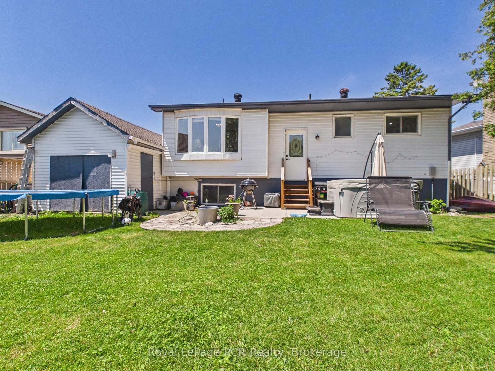 892 Brownell Drive, Kincardine — photo 2 of 5