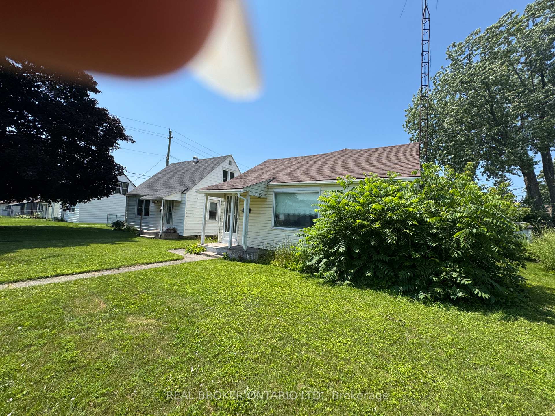 23 Churchill Crescent, Smiths Falls — photo 5 of 5